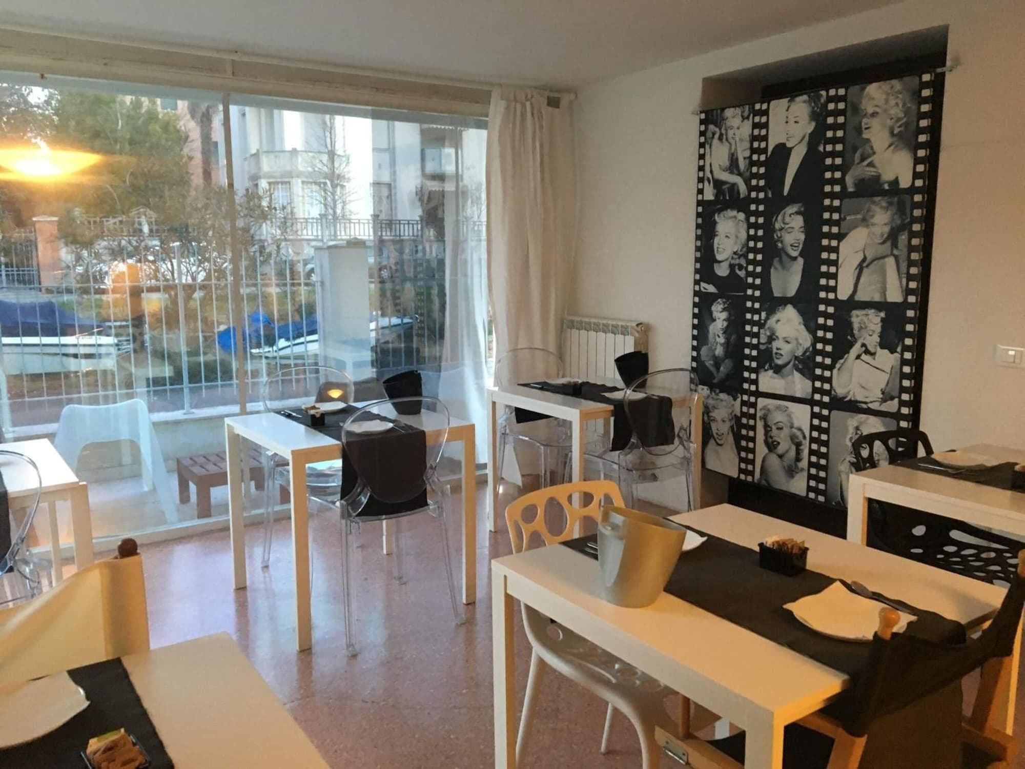 Villa Venice Movie, Restaurant