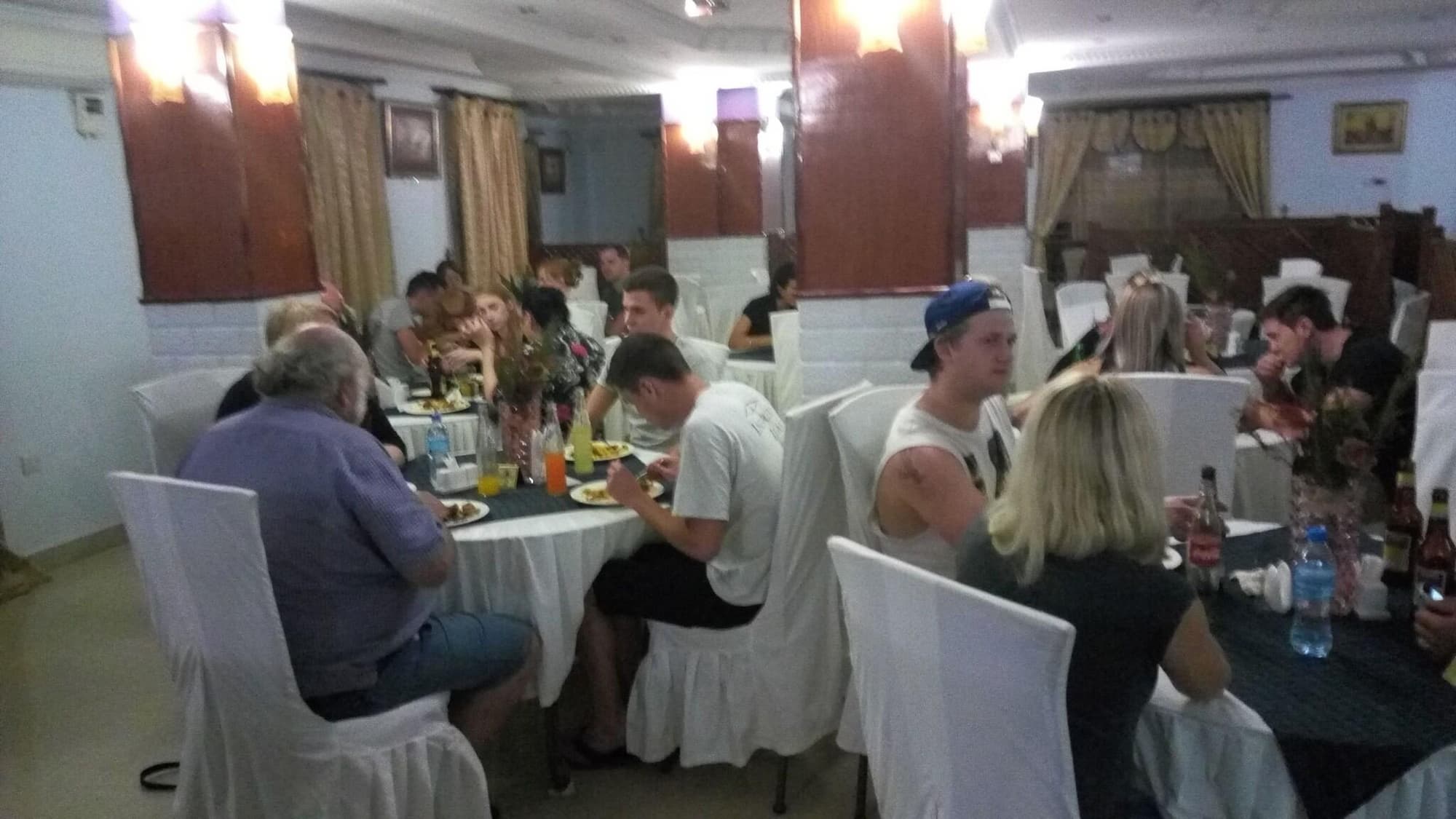 Natron Palace Hotel, Restaurant