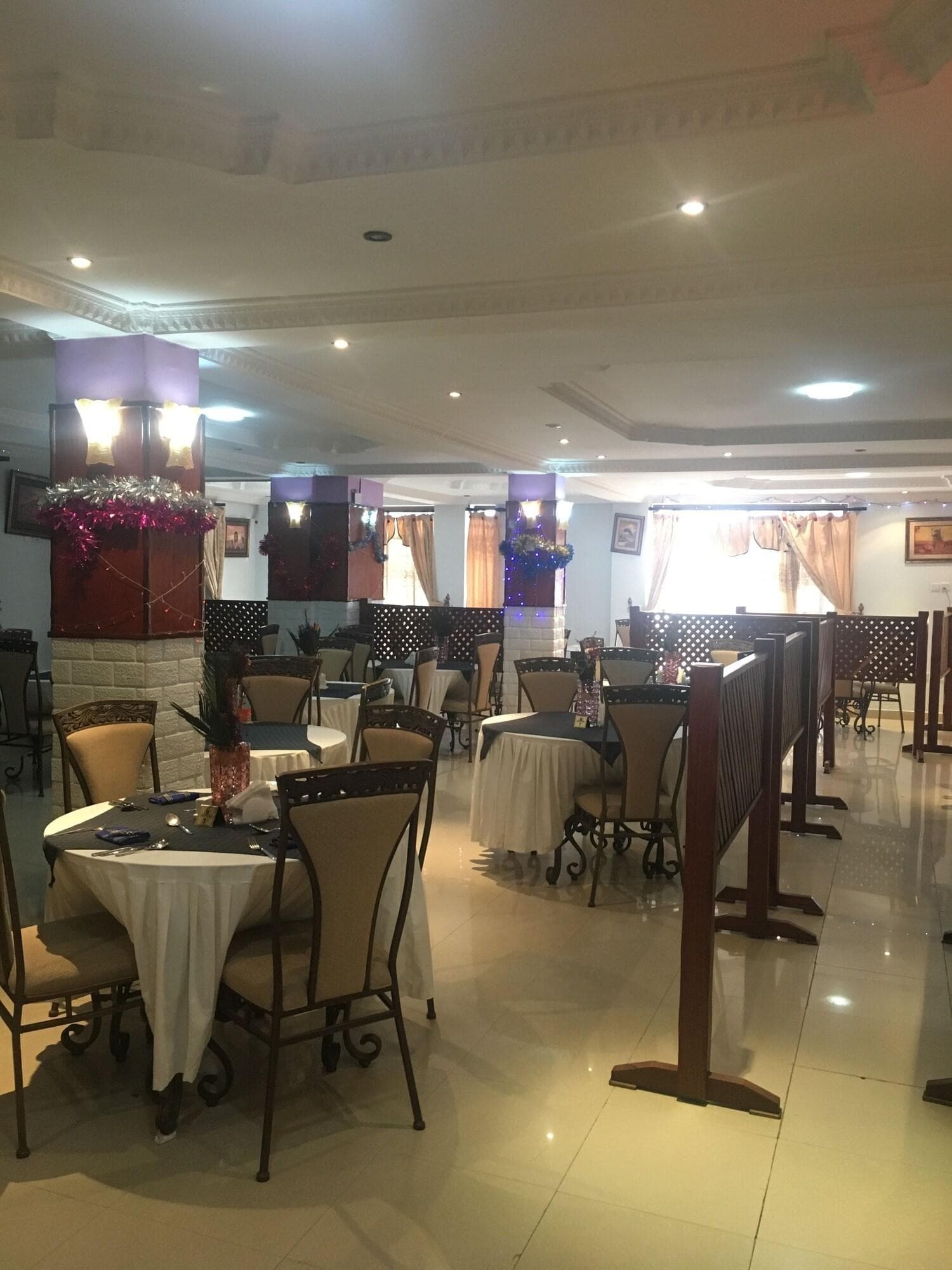 Natron Palace Hotel, Restaurant