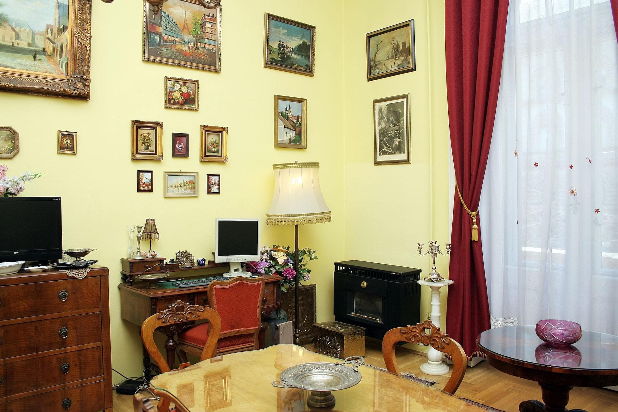 József Körút Apartment, Room