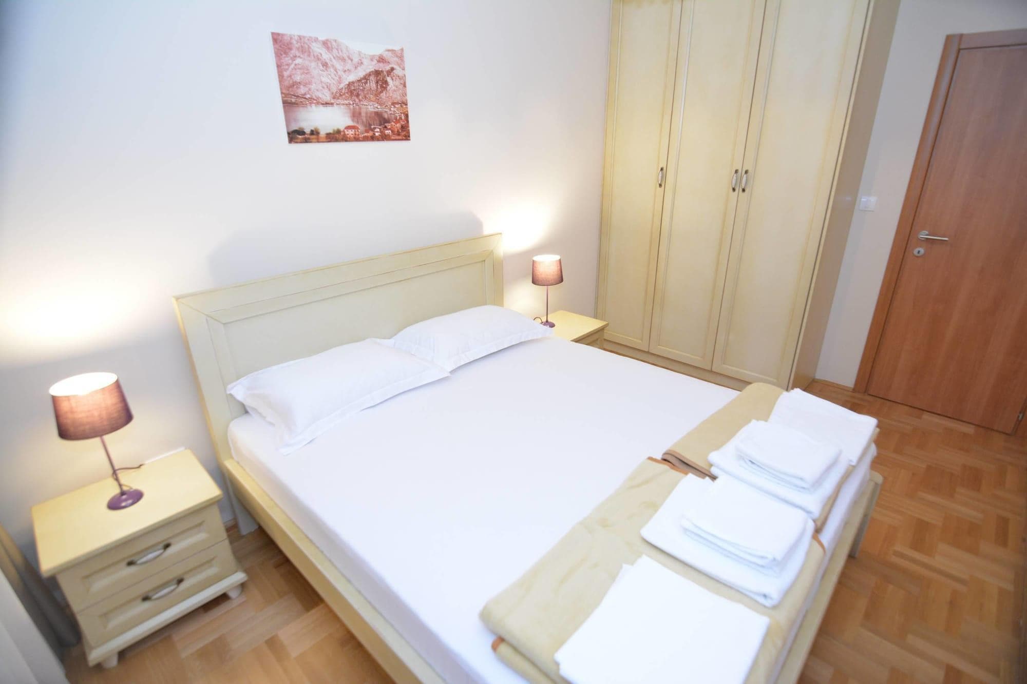 Apartments Dobrotski Dvori, Room