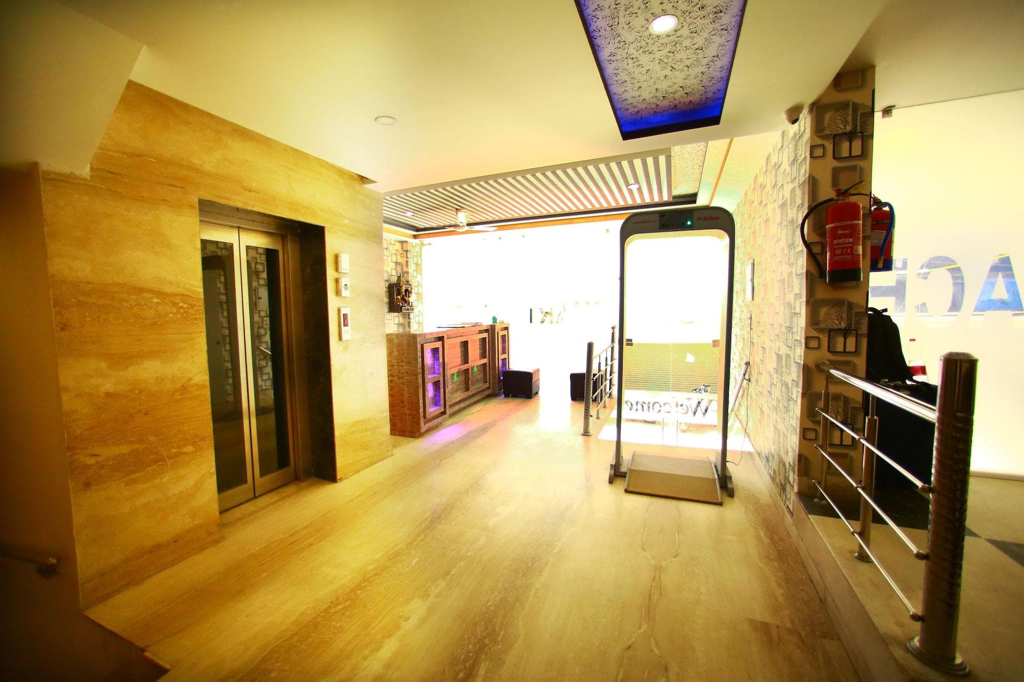 Hotel Smart Palace, Sports and Entertainment