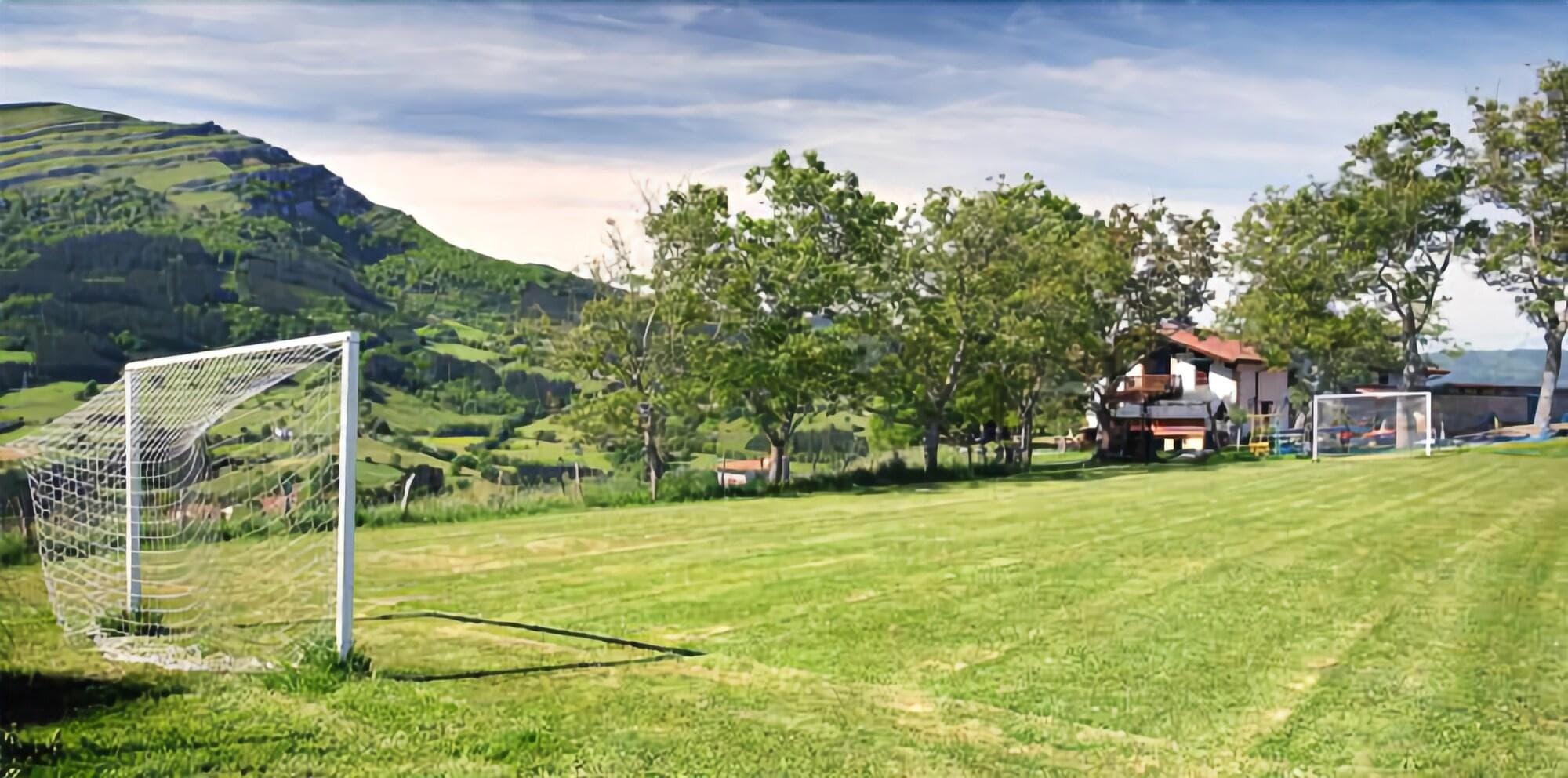 Urkulu Landetxea, Sports and Entertainment