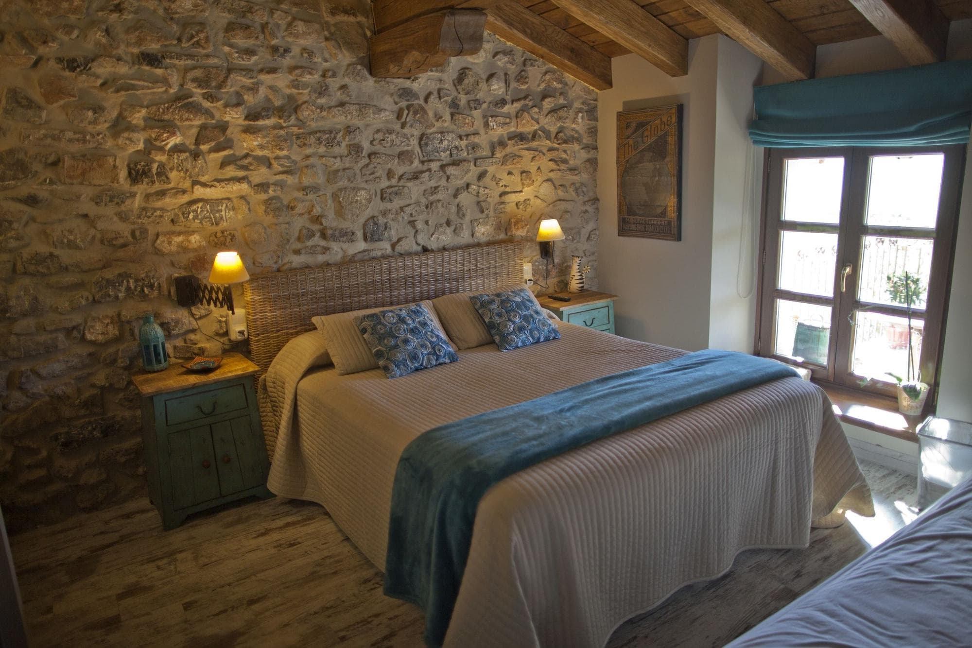 Urkulu Landetxea, Room