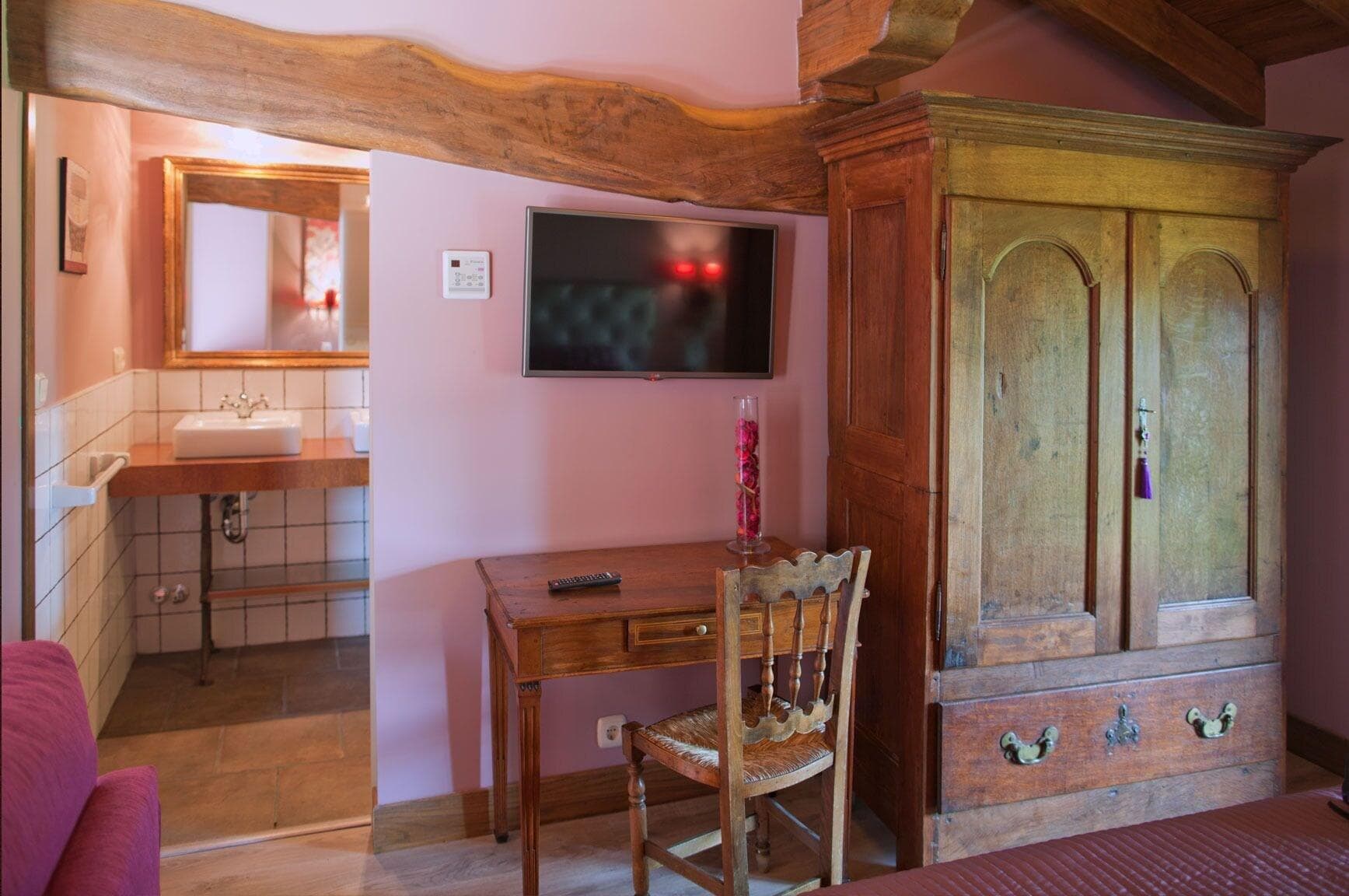 Urkulu Landetxea, Room