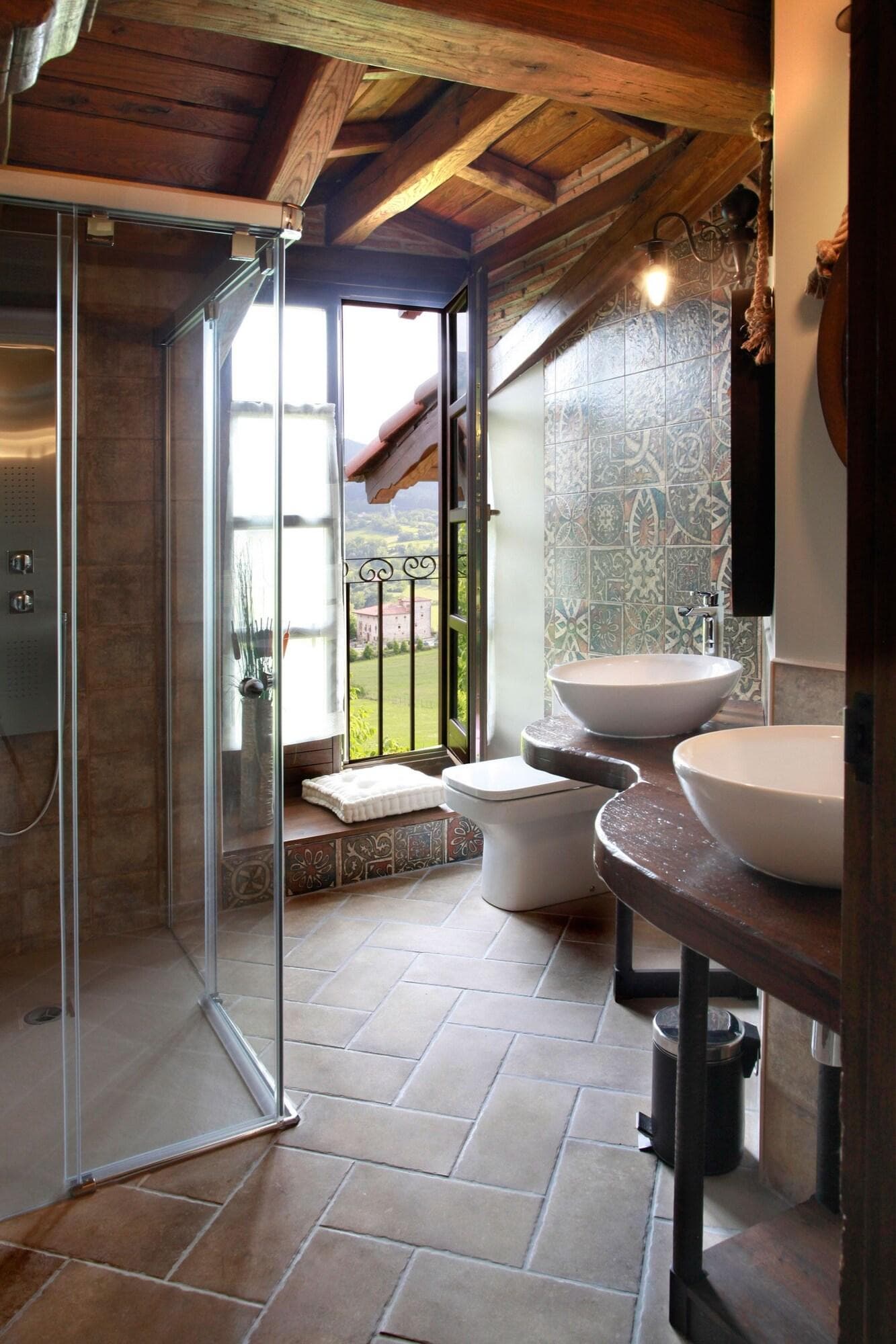 Urkulu Landetxea, Room