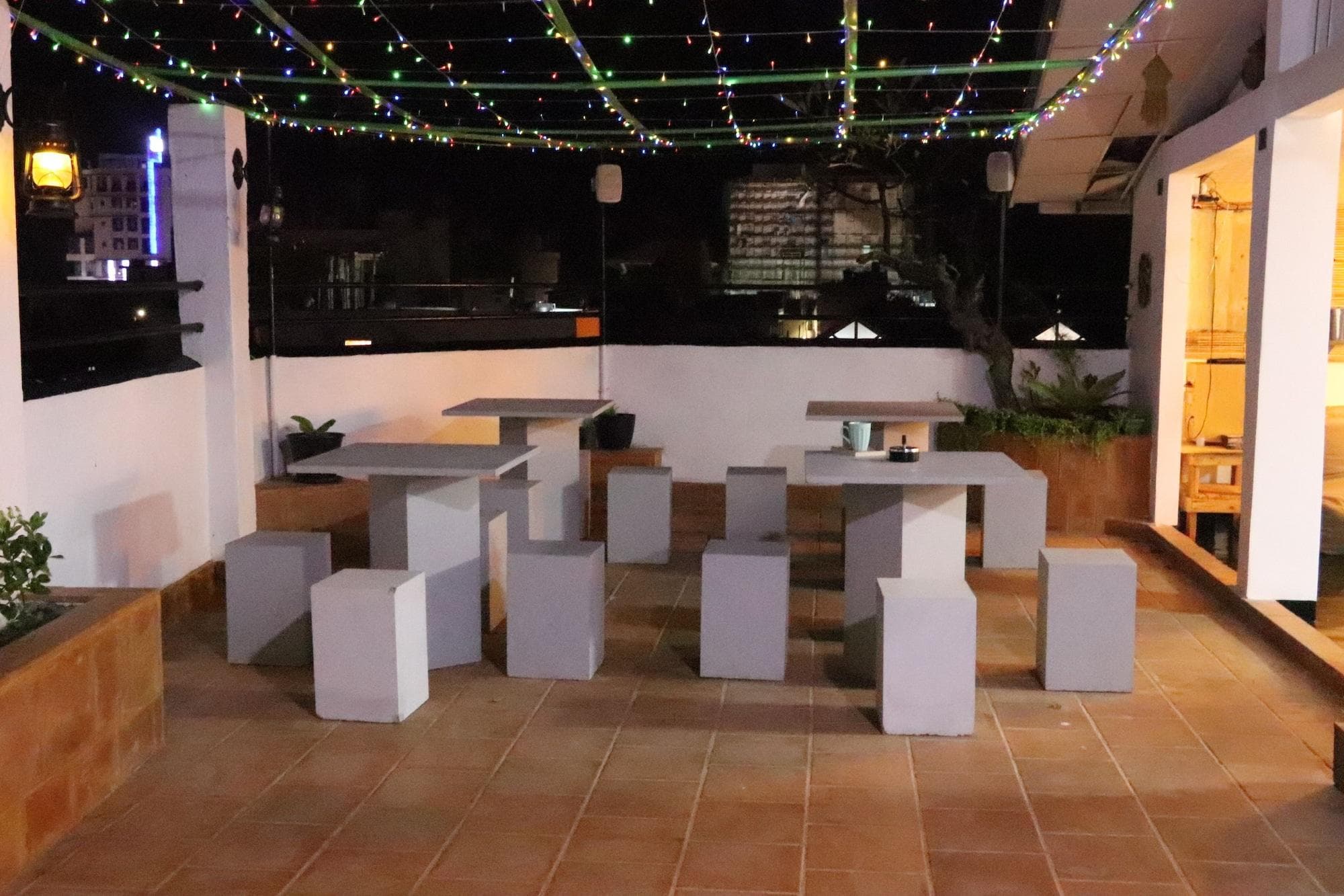 Miracle City Inn Hostel, Terrace