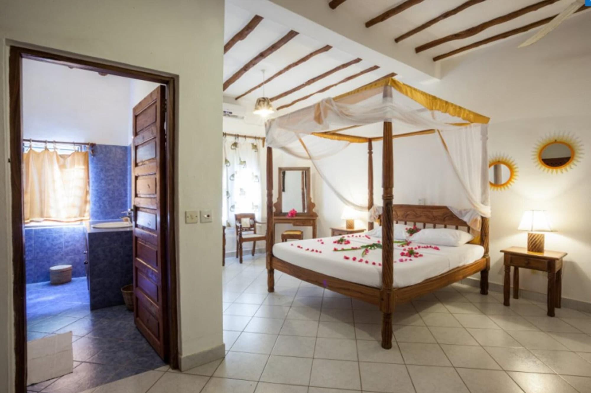 Lily Palm Resort, Room