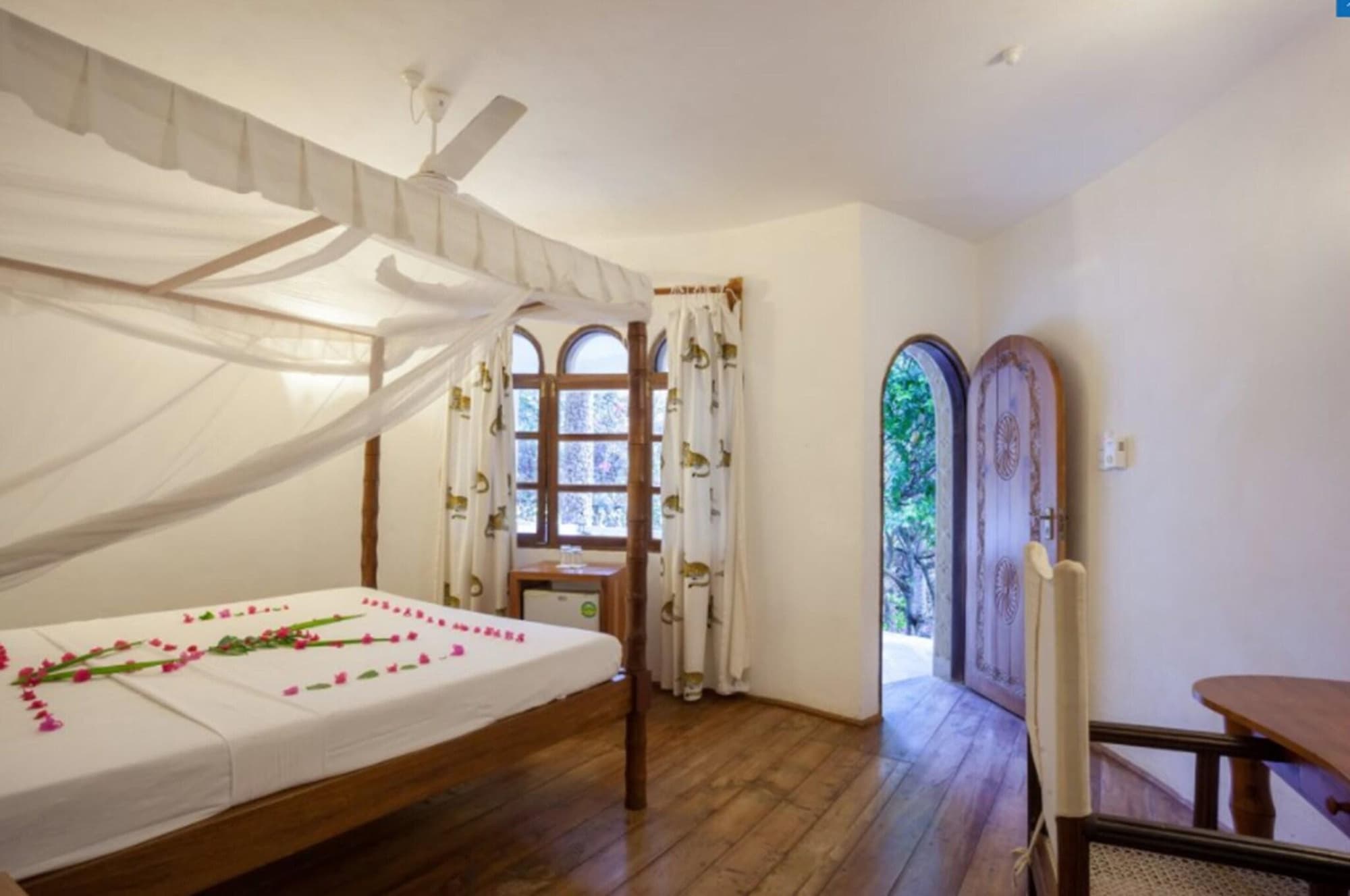 Lily Palm Resort, Room