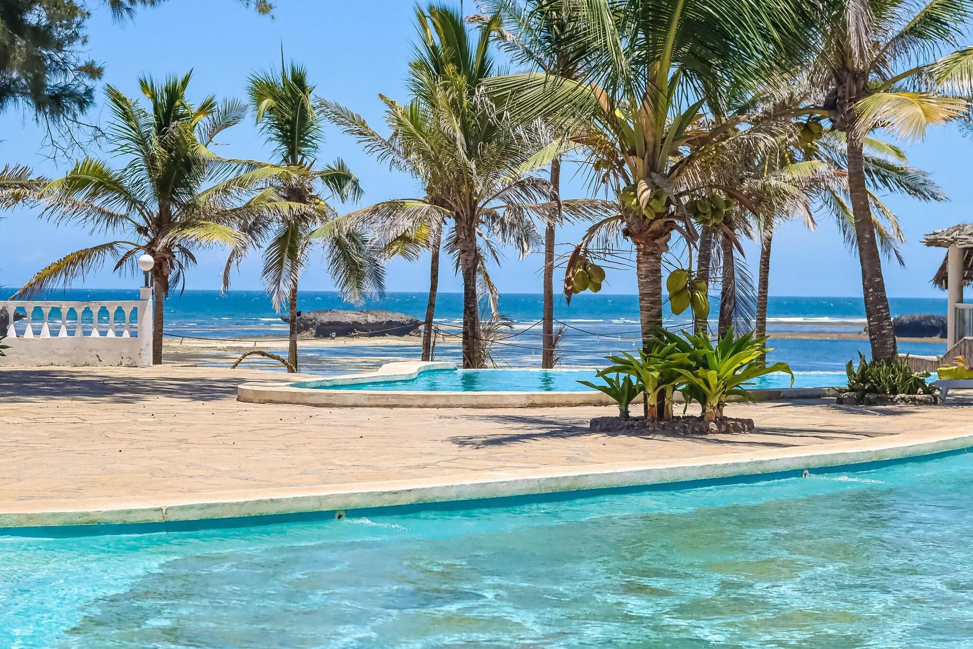 Lily Palm Resort, Pool