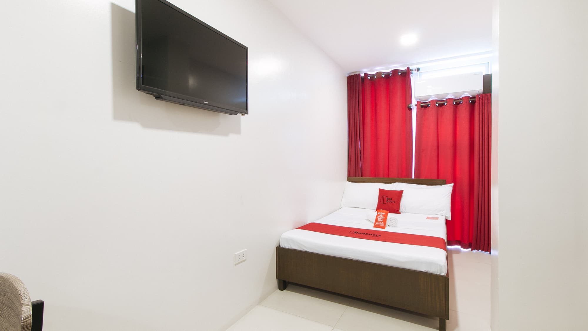 RedDoorz near Fernwoods Garden Quezon City, Room