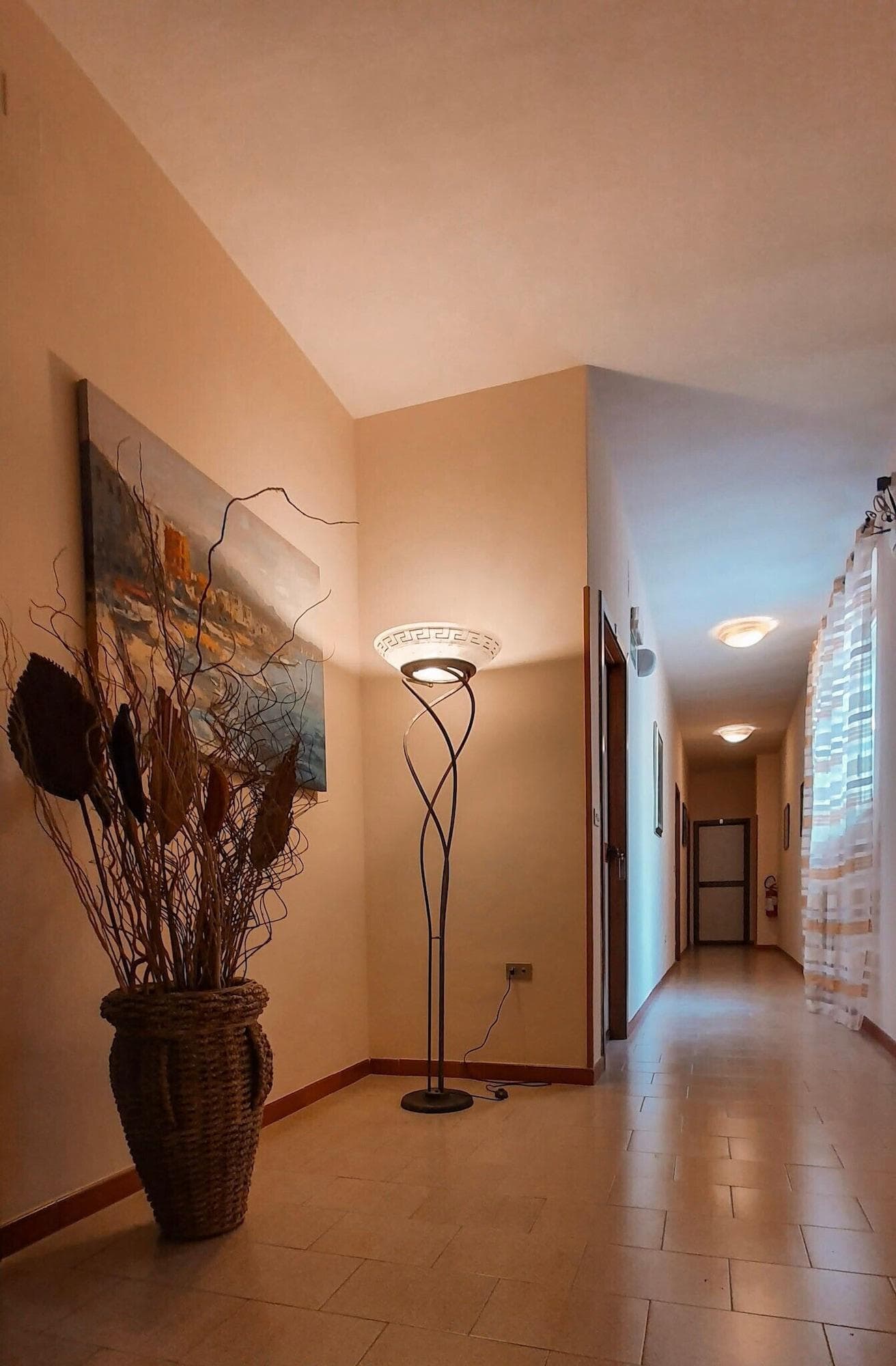 Hotel Mediterraneo, Lobby