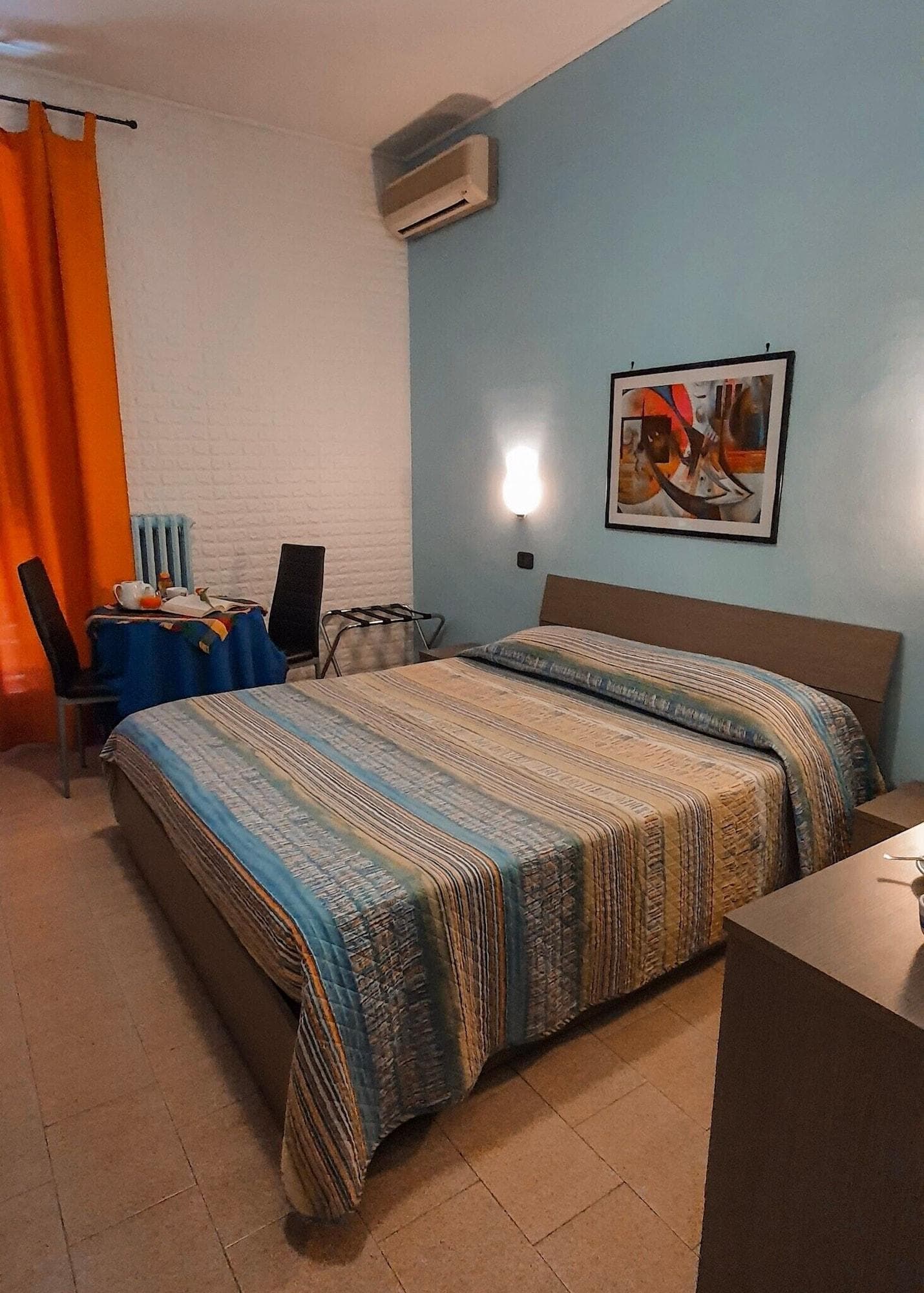 Hotel Mediterraneo, Room