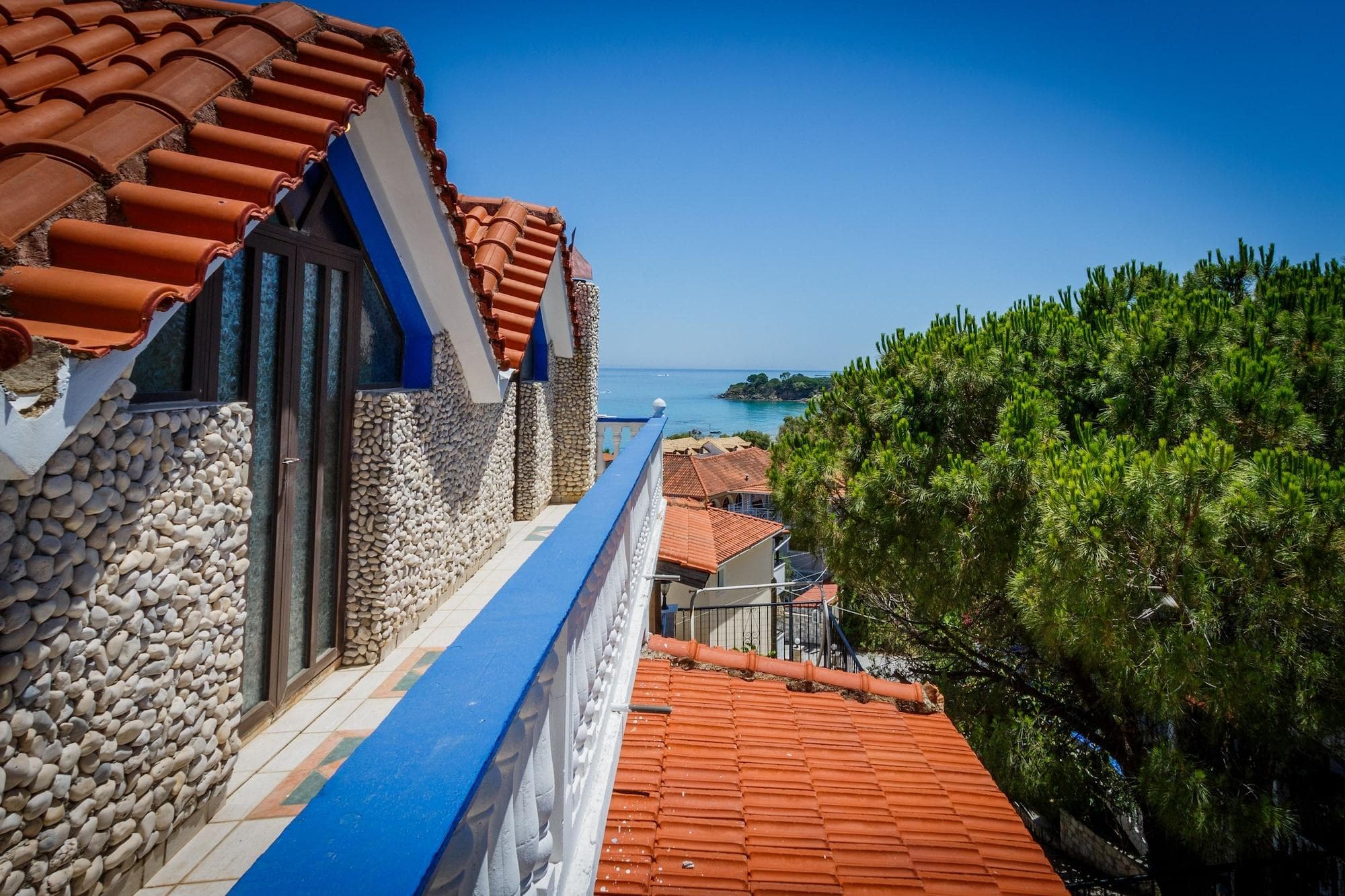 Velendzas Holidays, General view