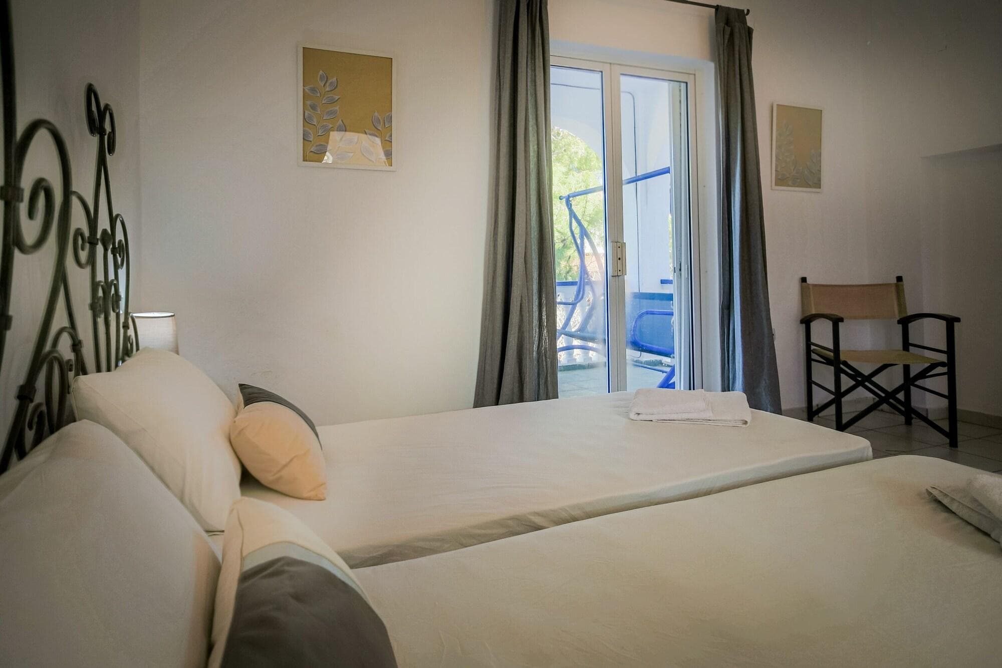 Velendzas Holidays, Room