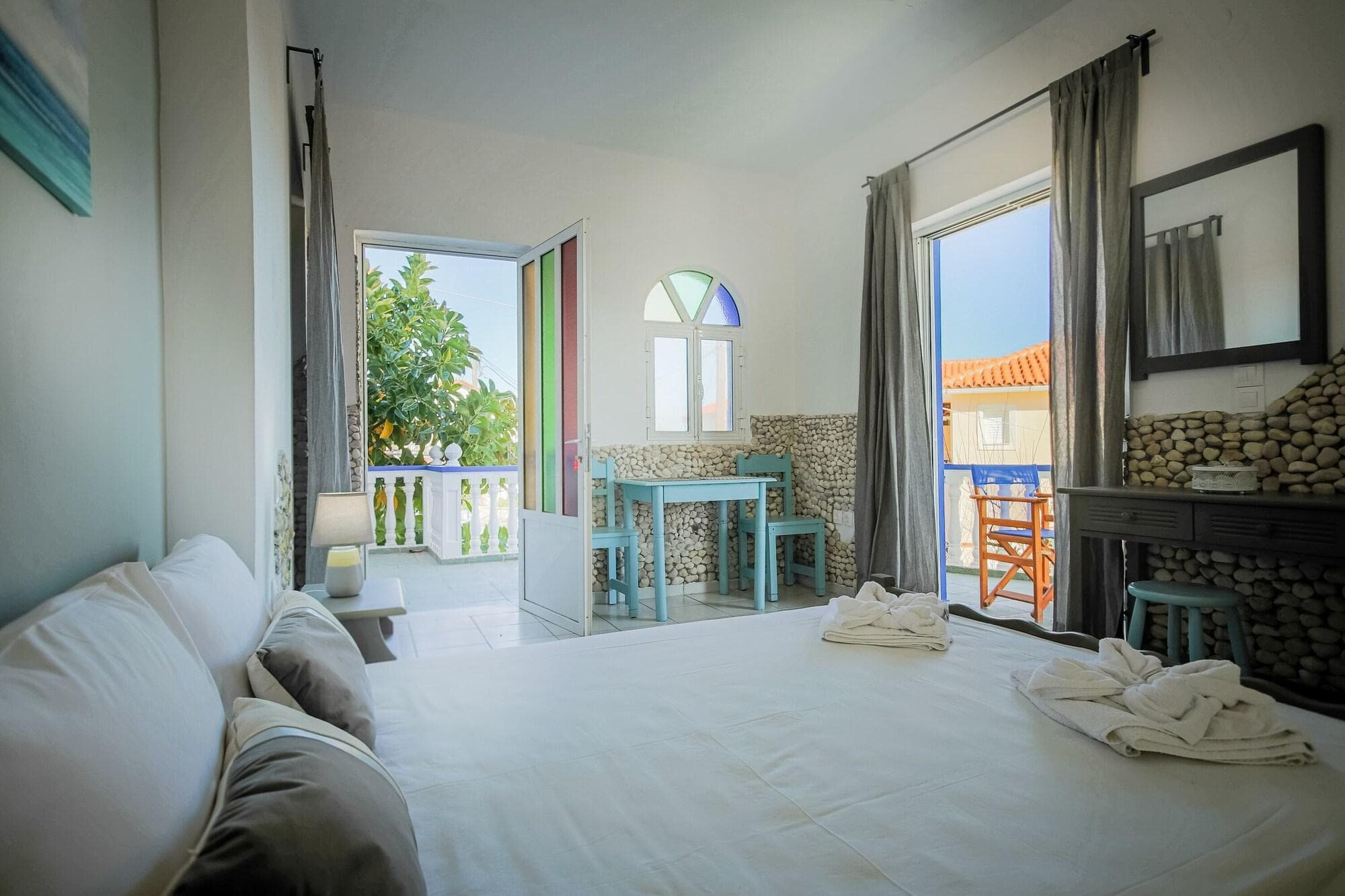 Velendzas Holidays, Room