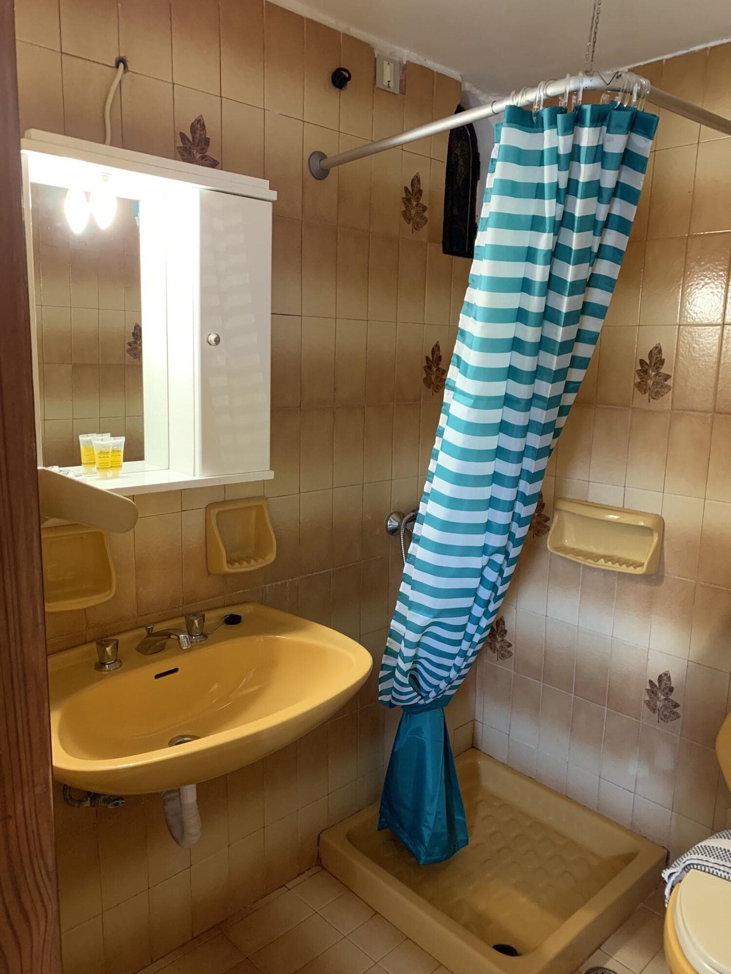 Velendzas Holidays, Room