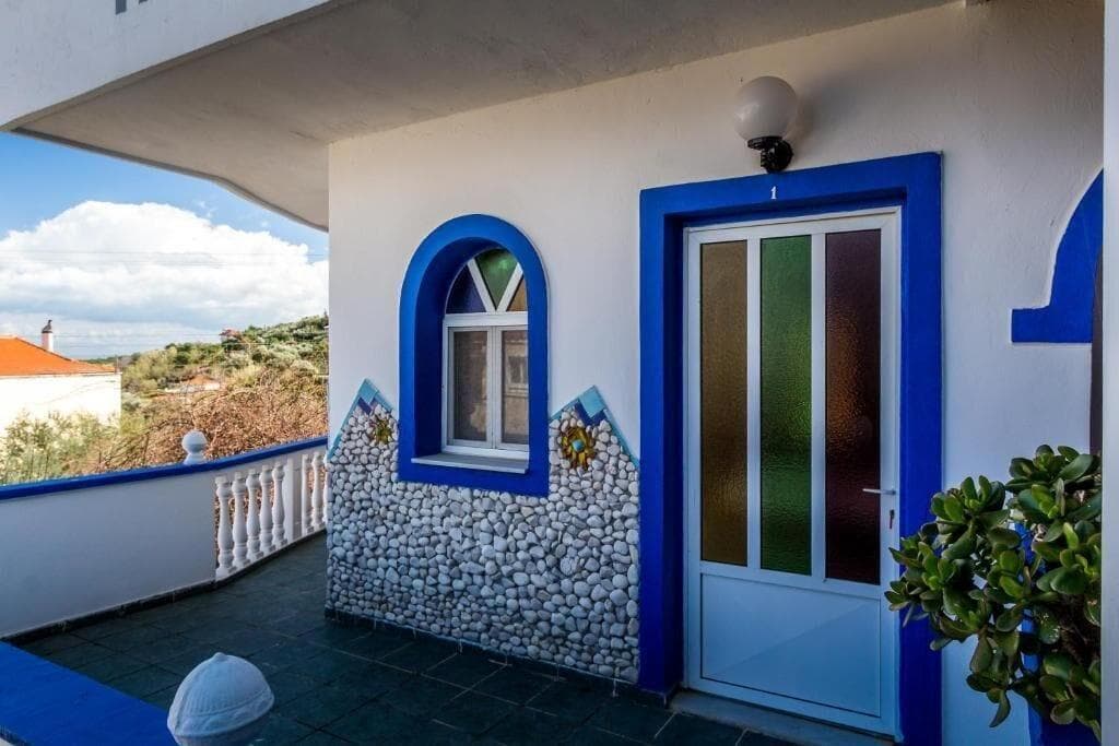 Velendzas Holidays, Room