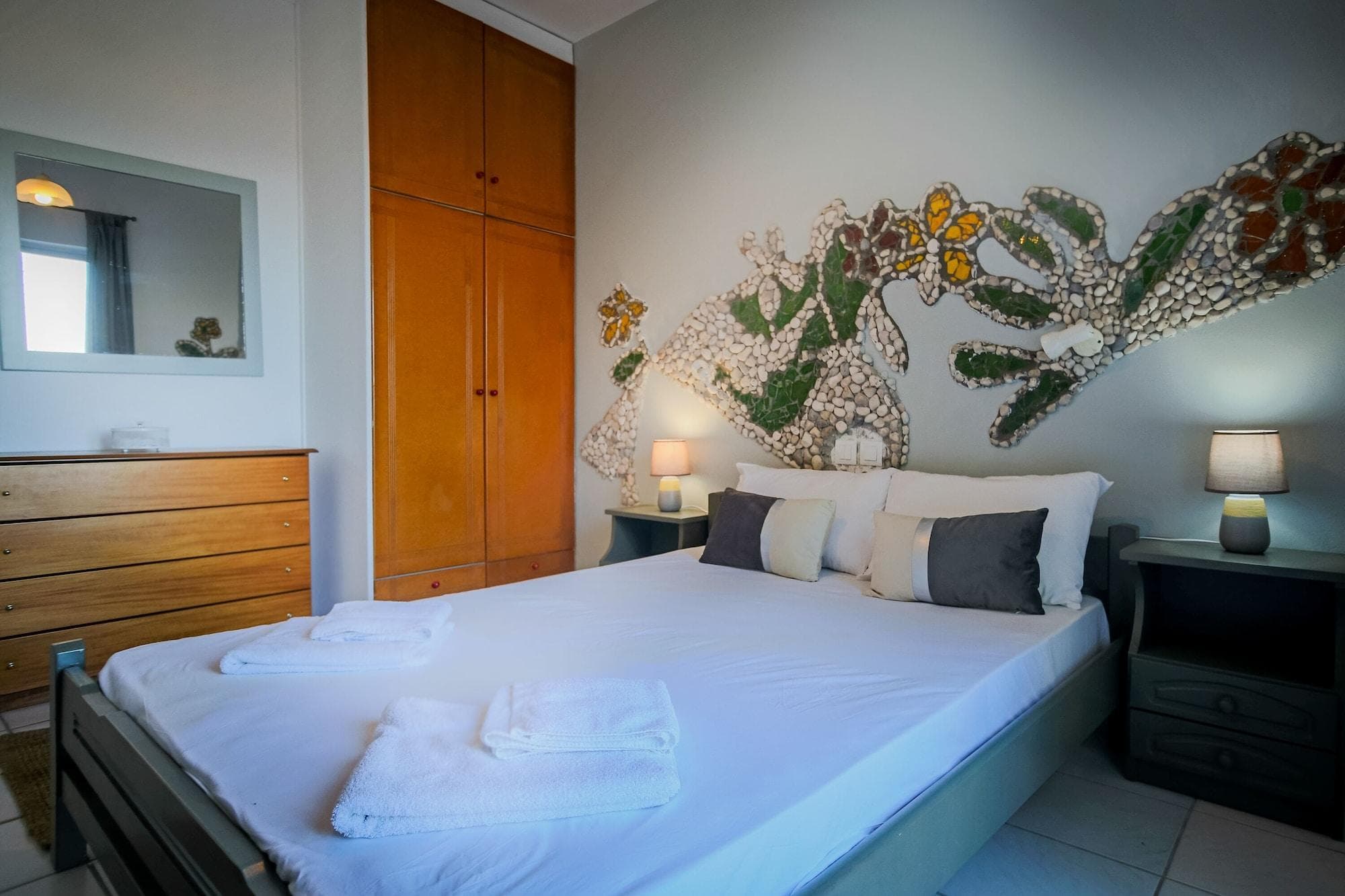 Velendzas Holidays, Room