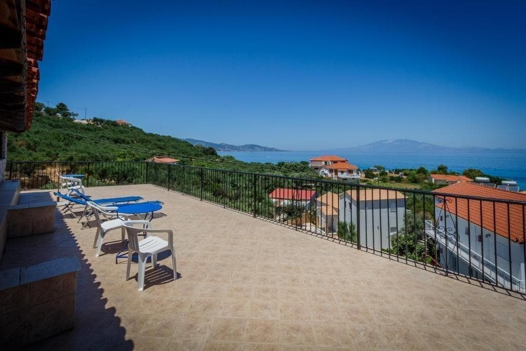 Velendzas Holidays, Room