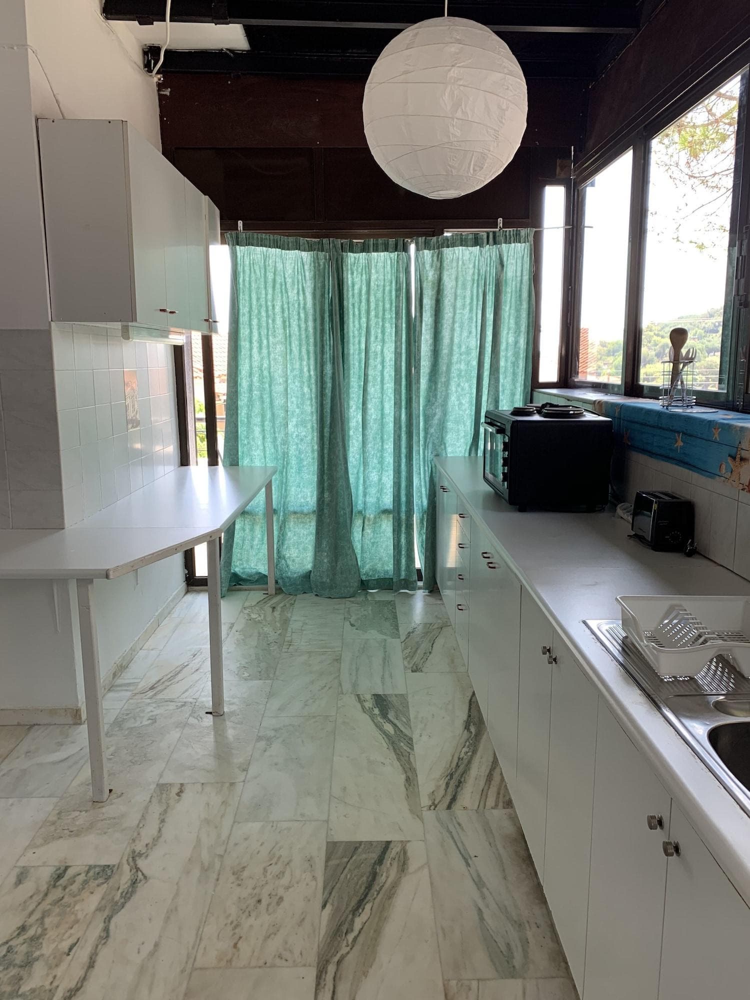 Velendzas Holidays, Room