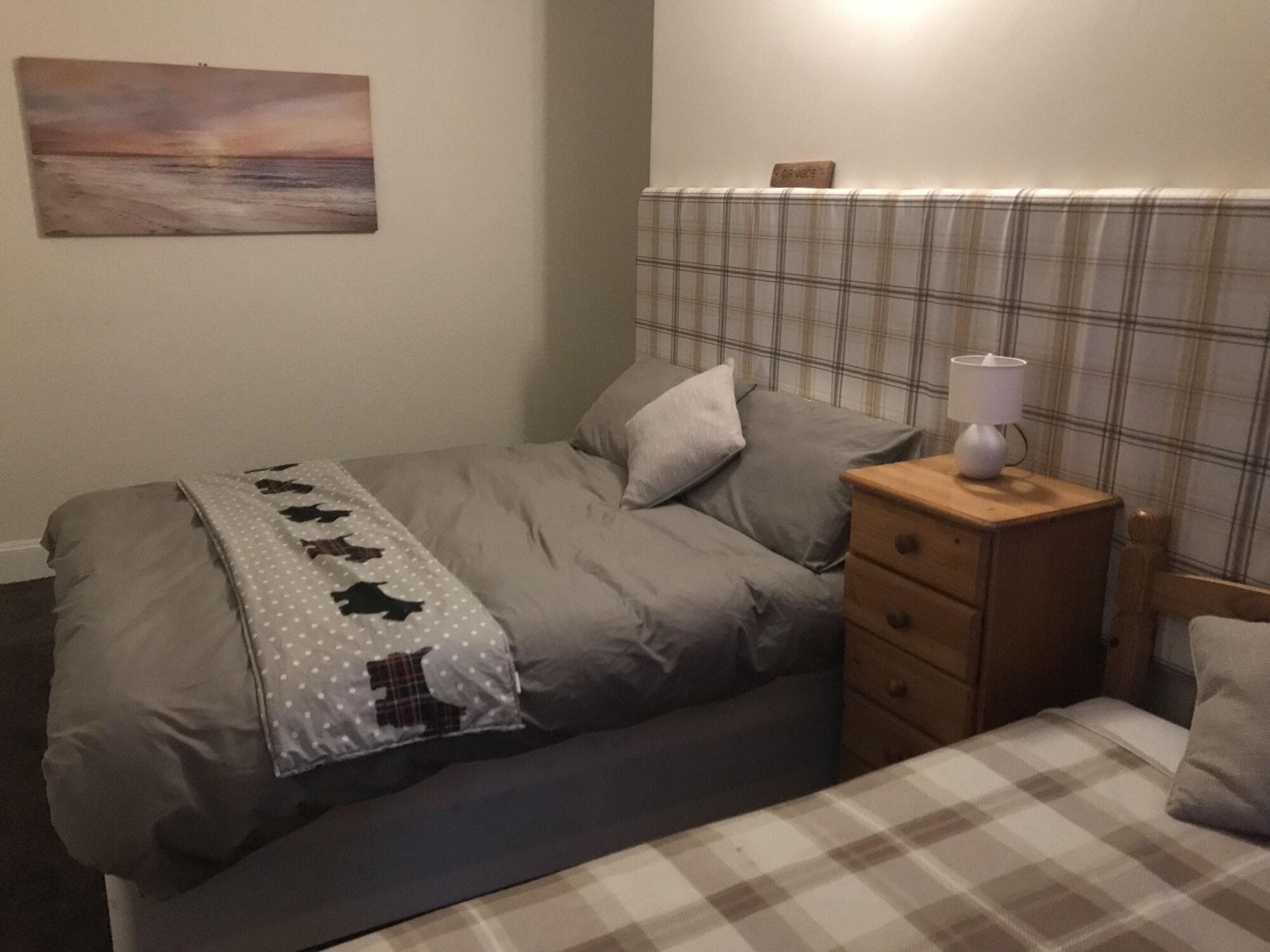 Harbour Bridge, Room