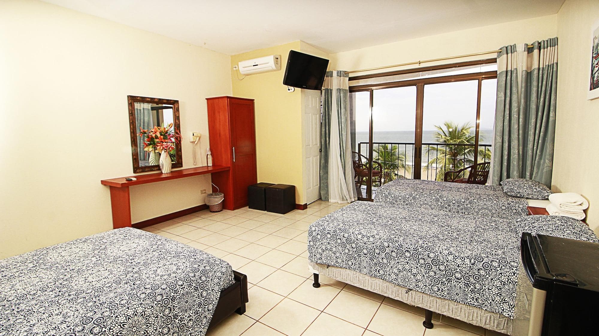 Hotel Las Brisas, Room