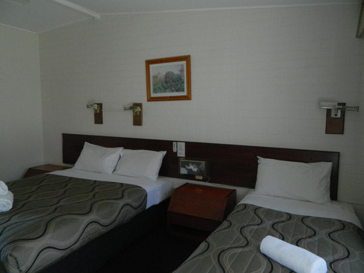 Coachman Motel, Room