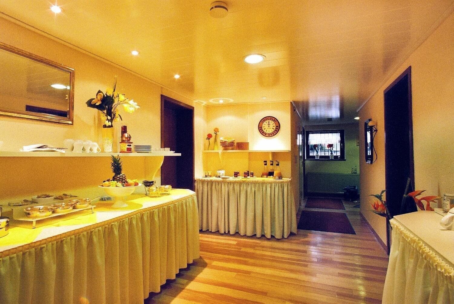 Hotel Schick, Sports and Entertainment