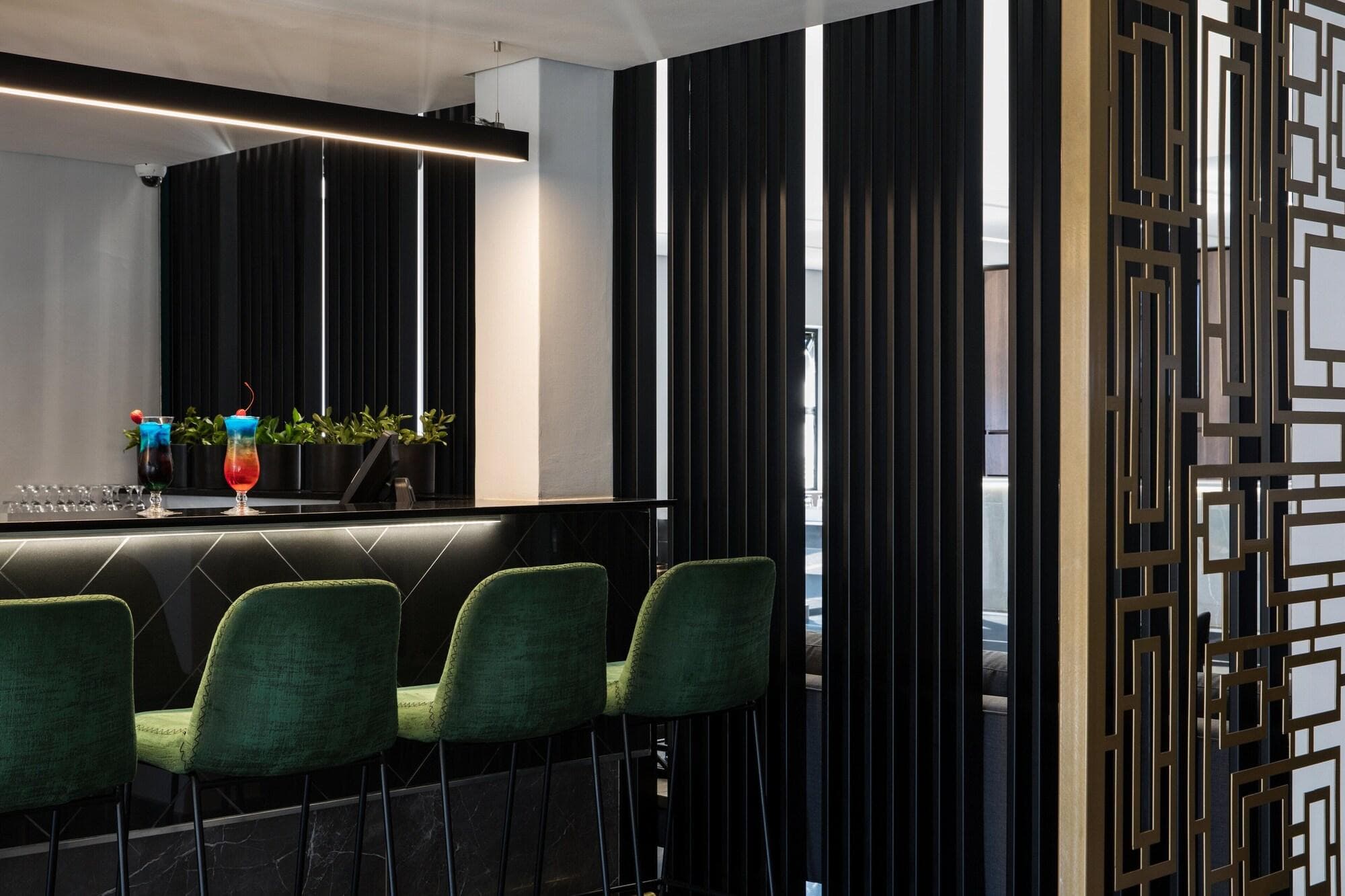 The Capital Melrose, Bar