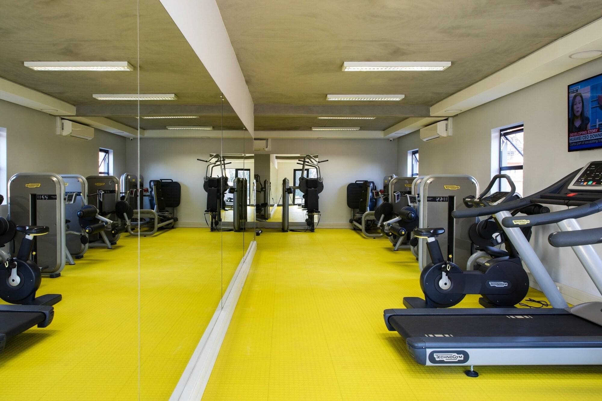 The Capital Melrose, Sports and Entertainment