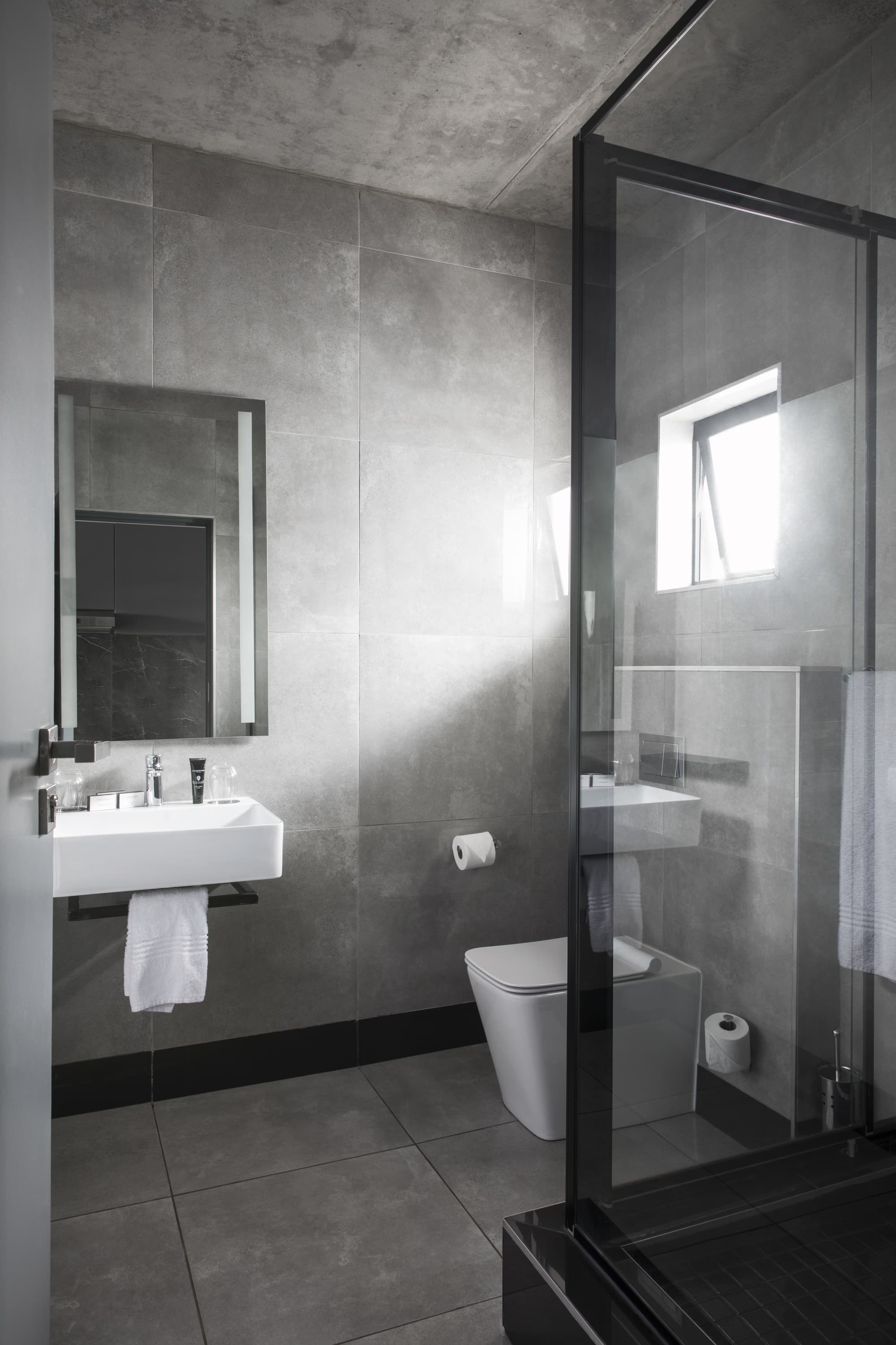 The Capital Melrose, Room