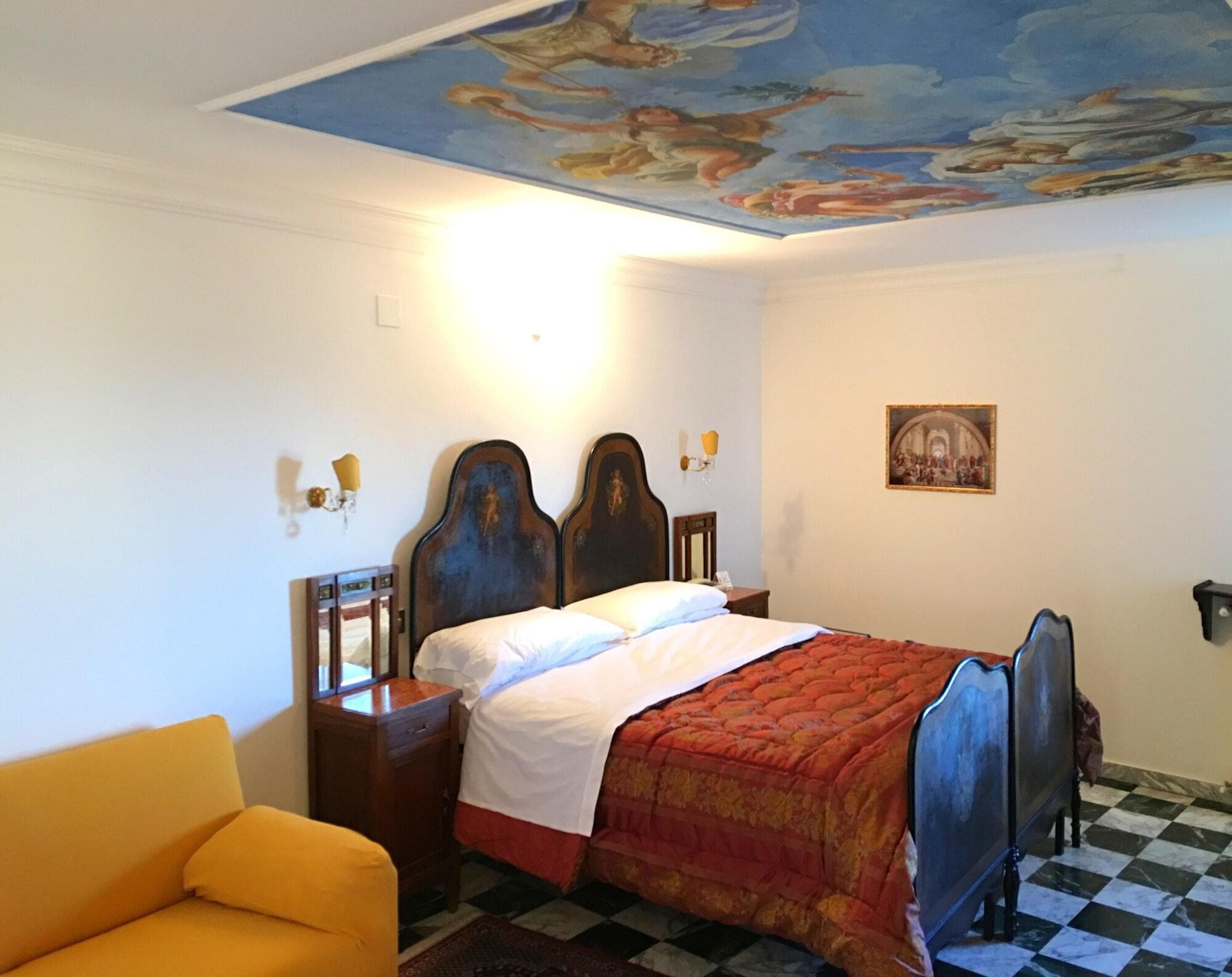 Hotel Raffaello, Room