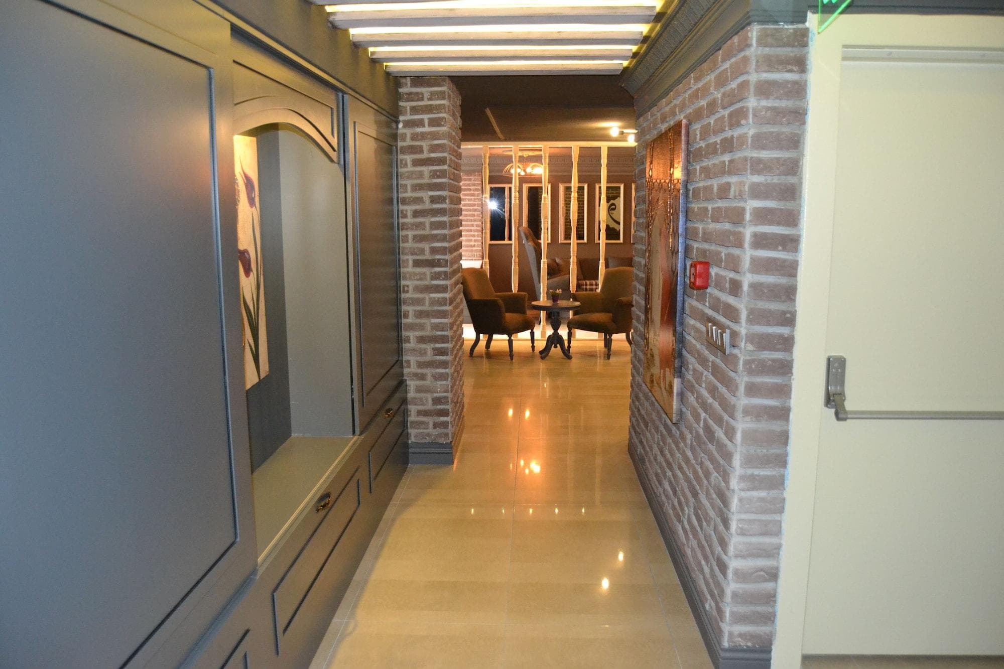 Hotel Zade, Lobby