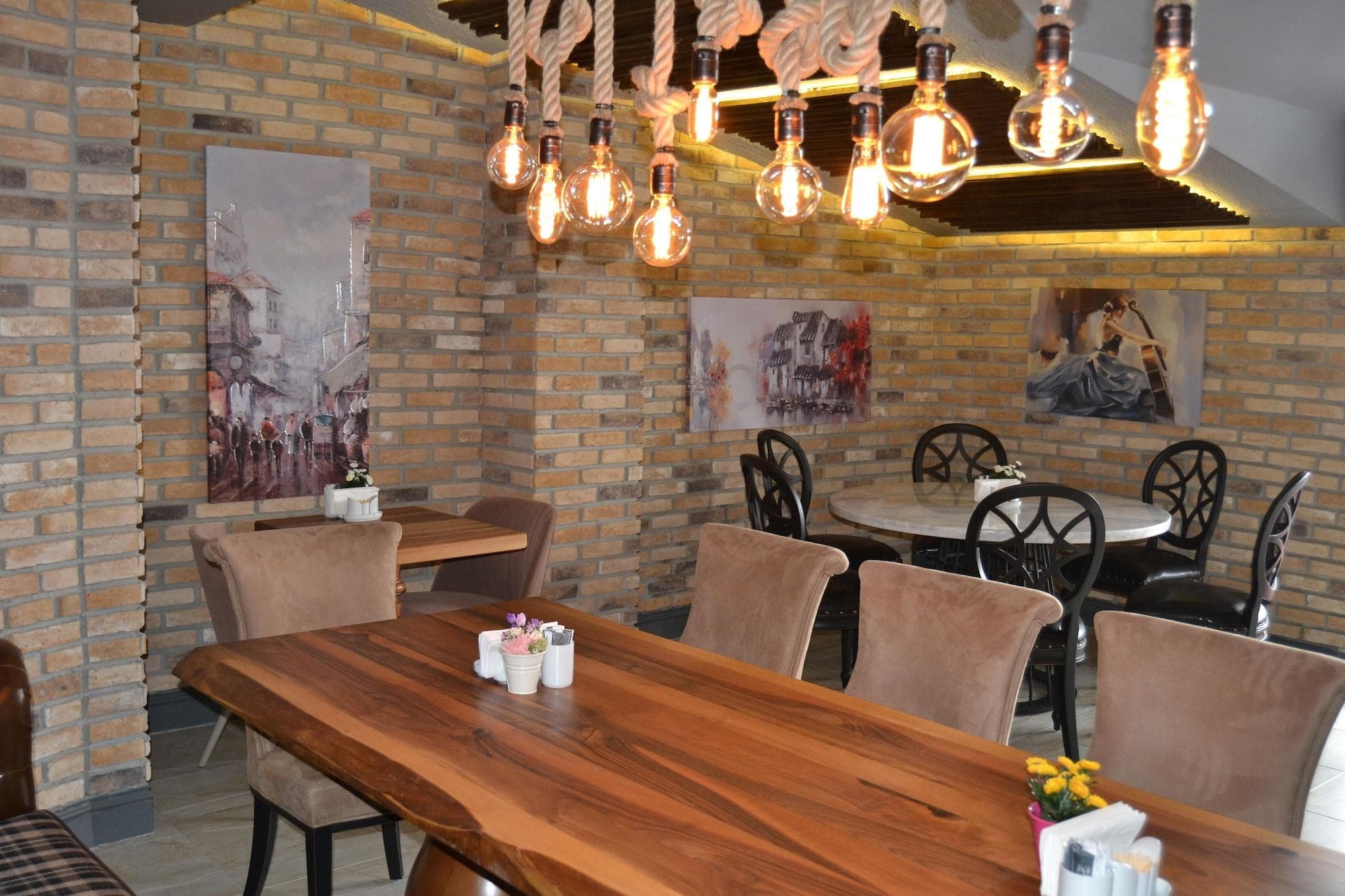 Hotel Zade, Restaurant