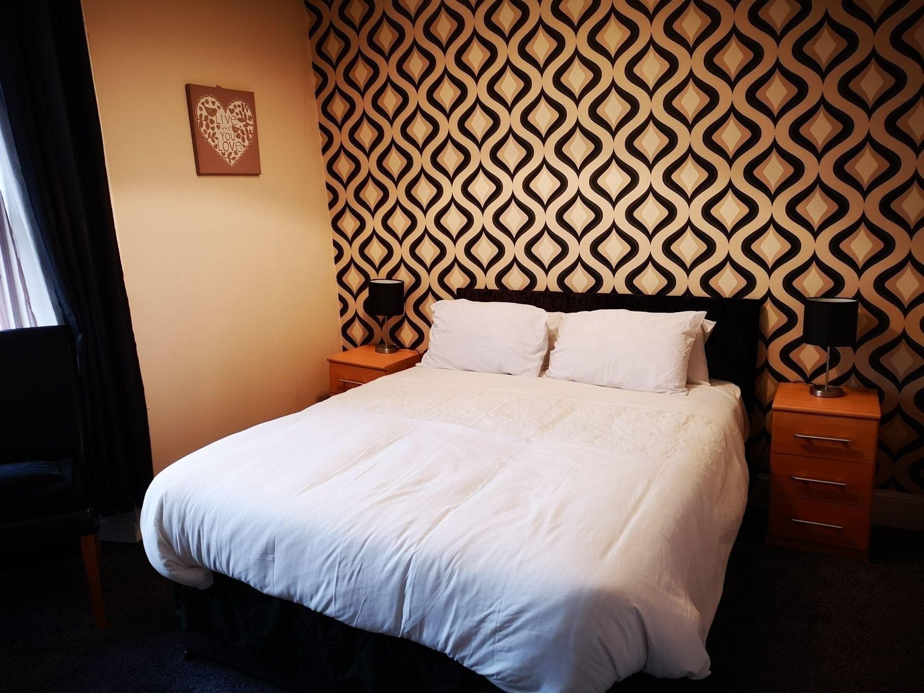 Claredon Hotel, Room