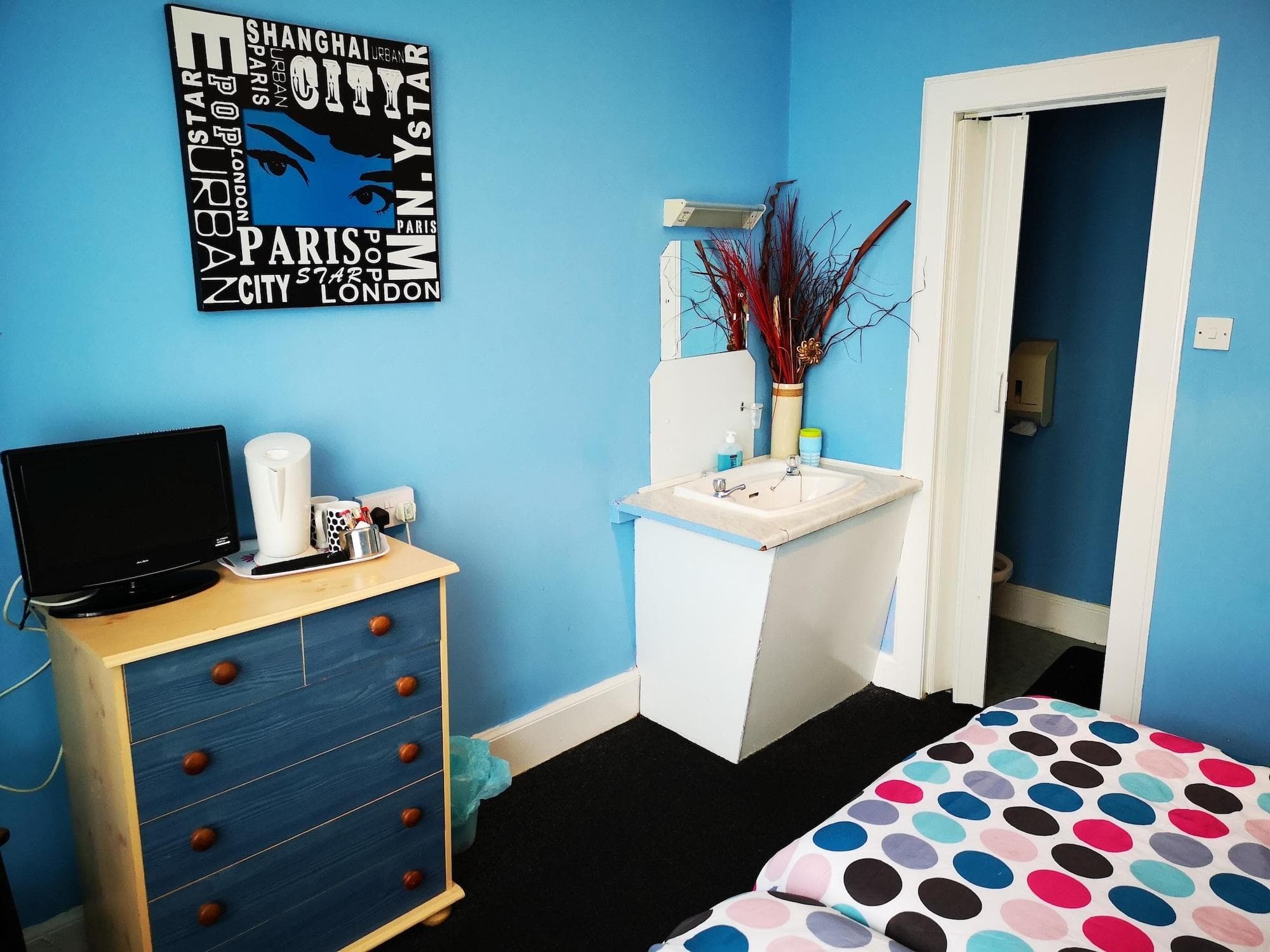 Claredon Hotel, Room