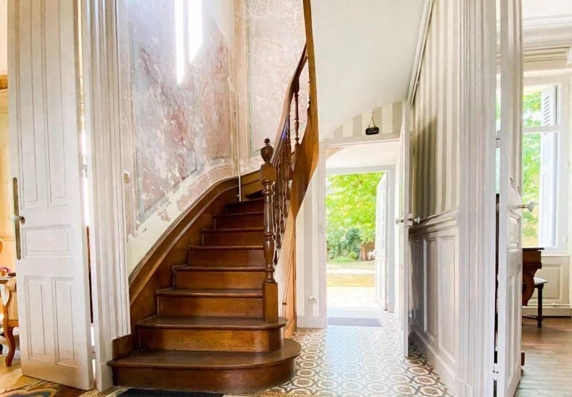 Closerie La Fontaine, Lobby