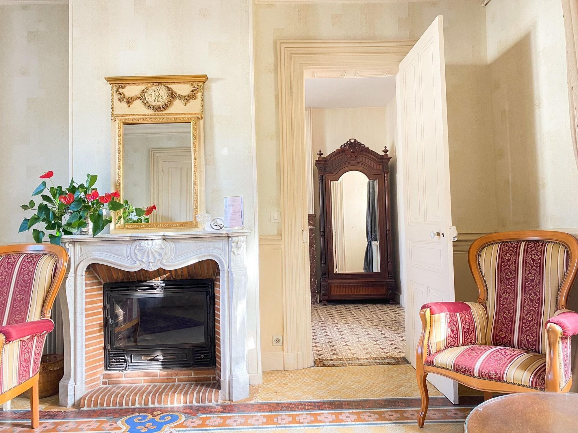 Closerie La Fontaine, Room