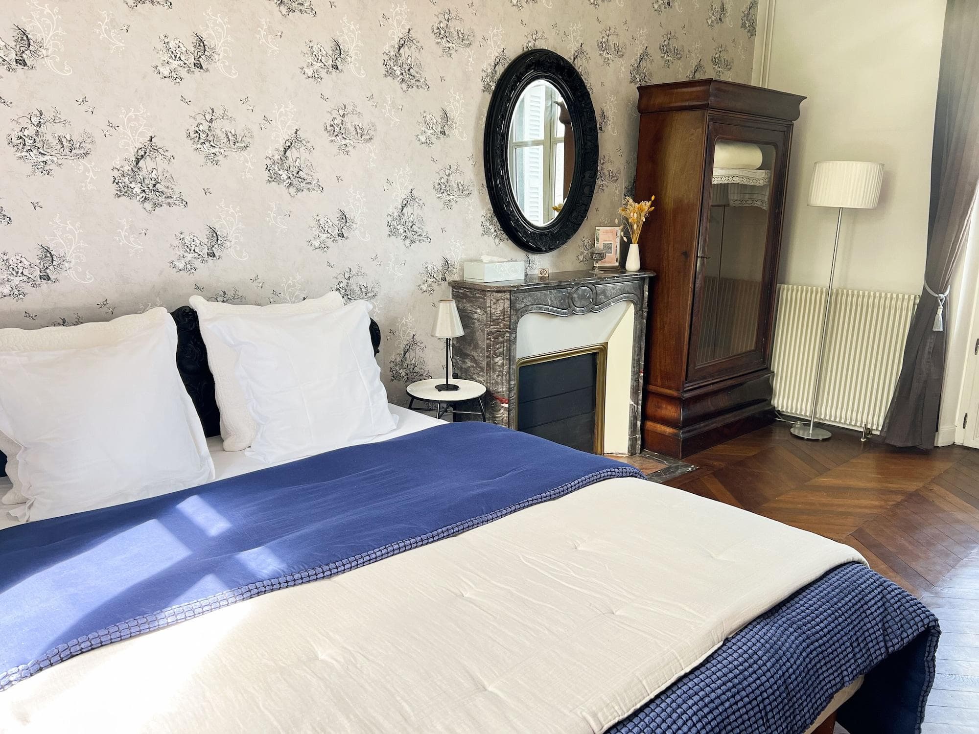 Closerie La Fontaine, Room