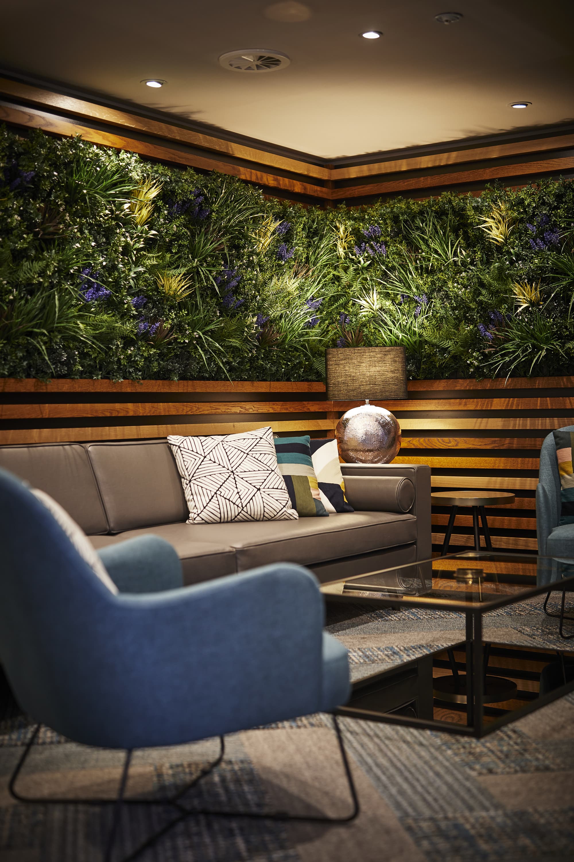 Roomzzz York City, Lobby