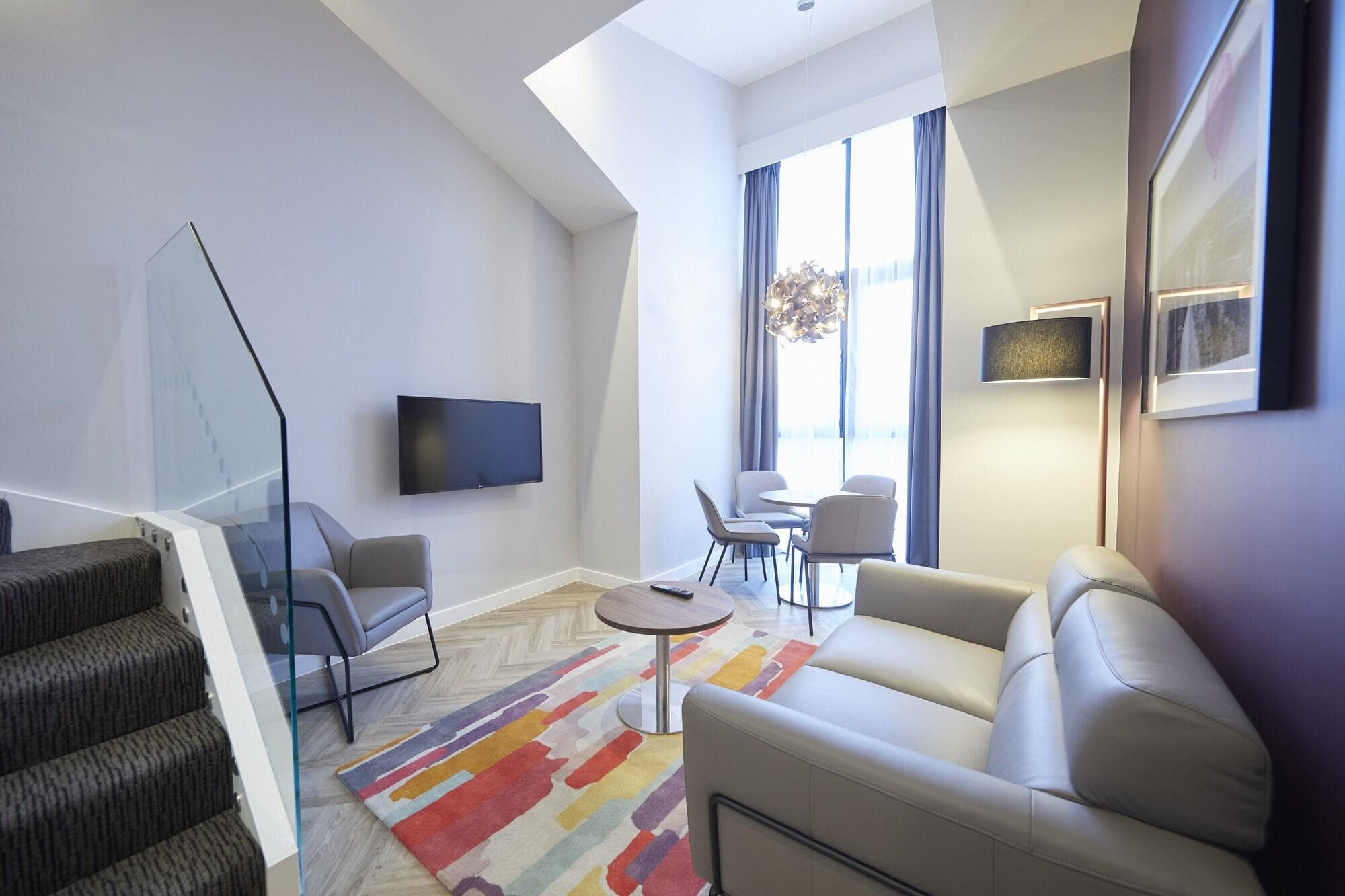 Roomzzz York City, Room