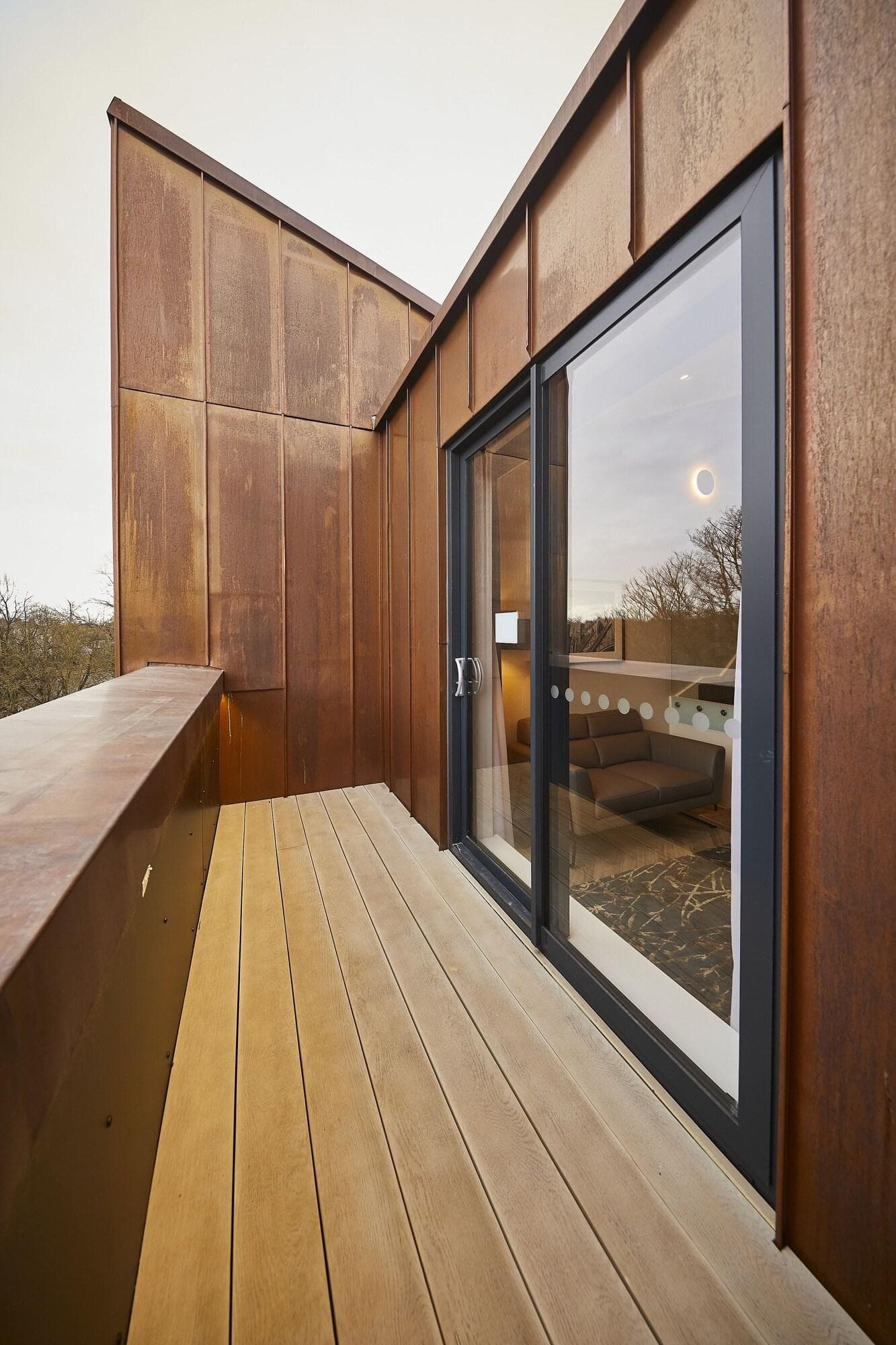 Roomzzz York City, Room