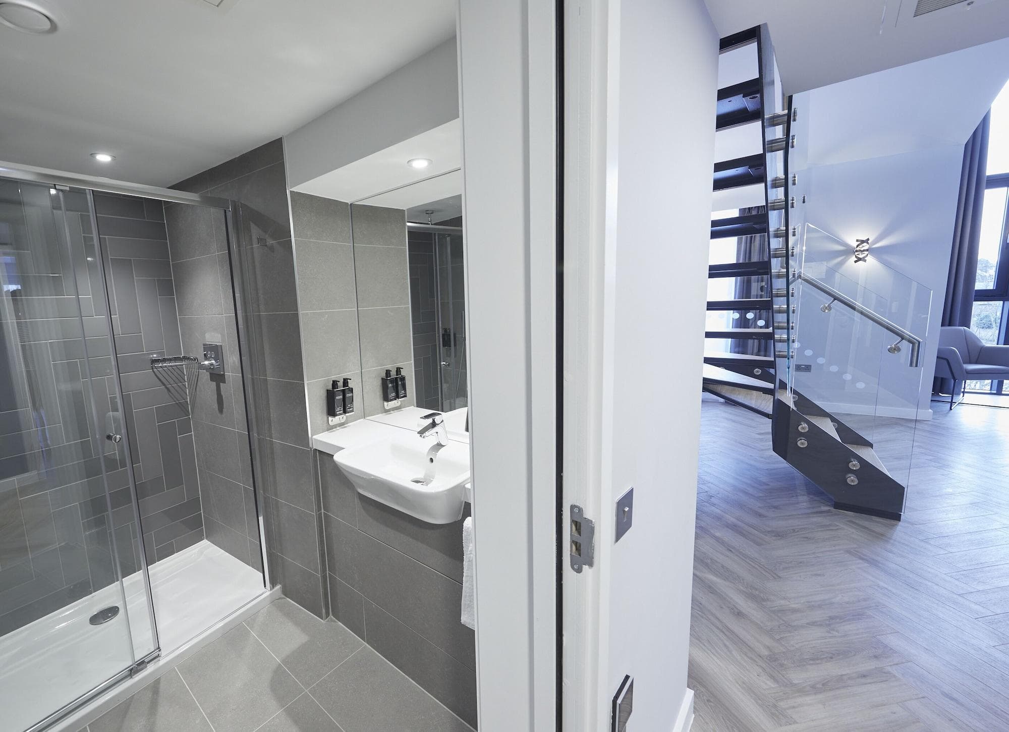 Roomzzz York City, Room