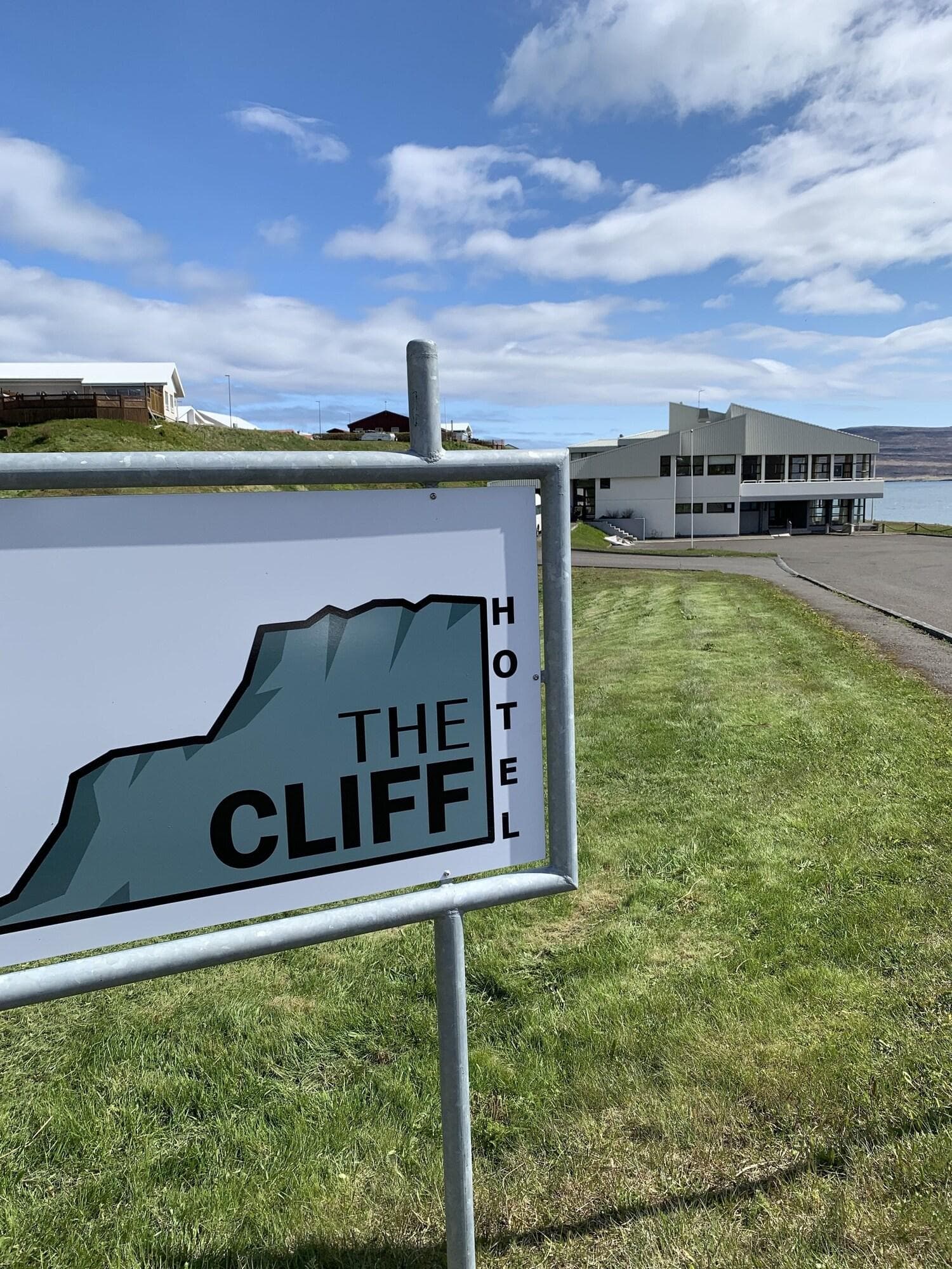 The Cliff Hotel, General view