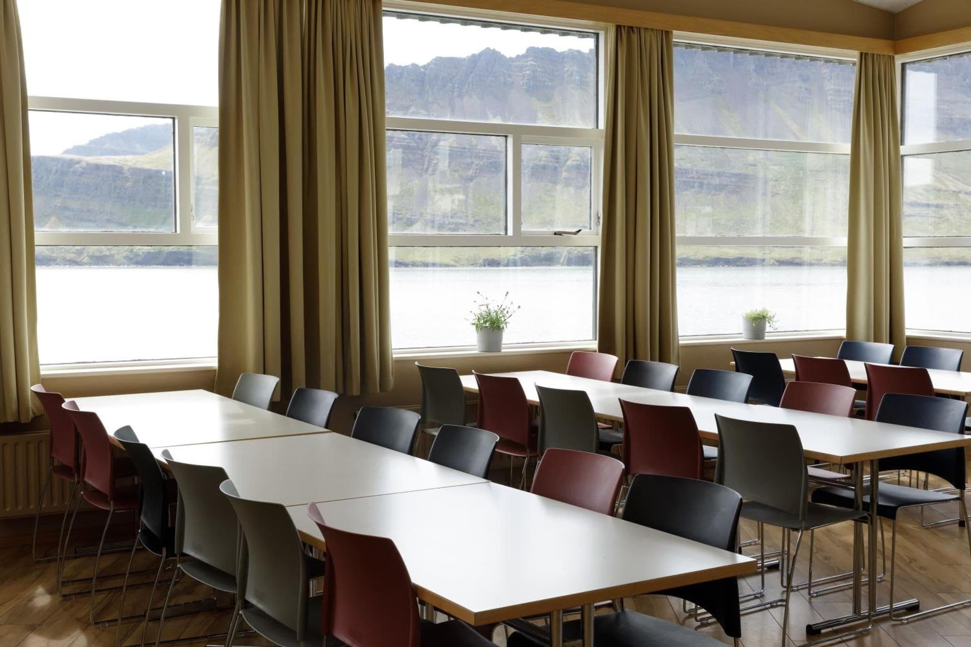 The Cliff Hotel, Conferences