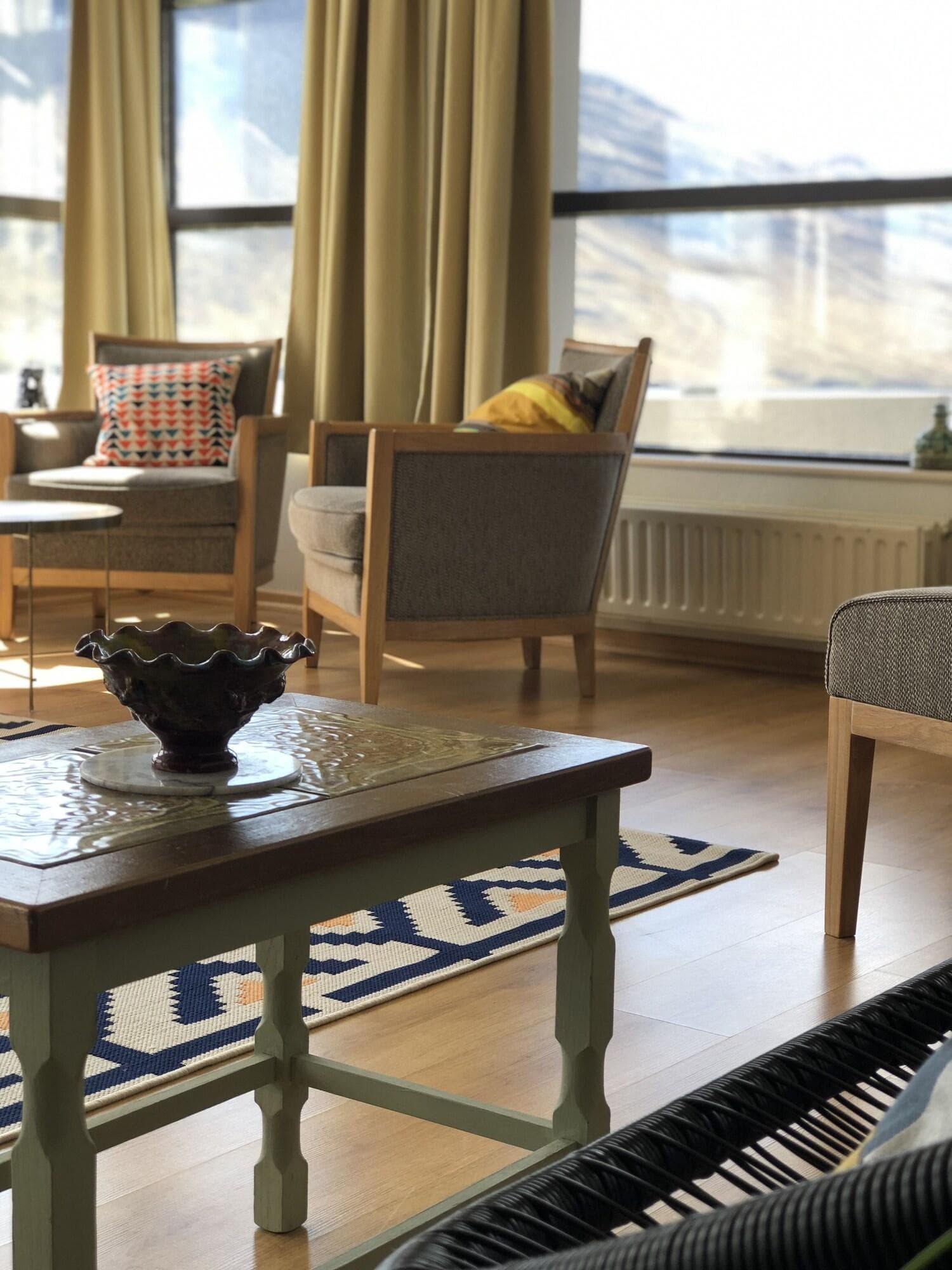 The Cliff Hotel, Lobby