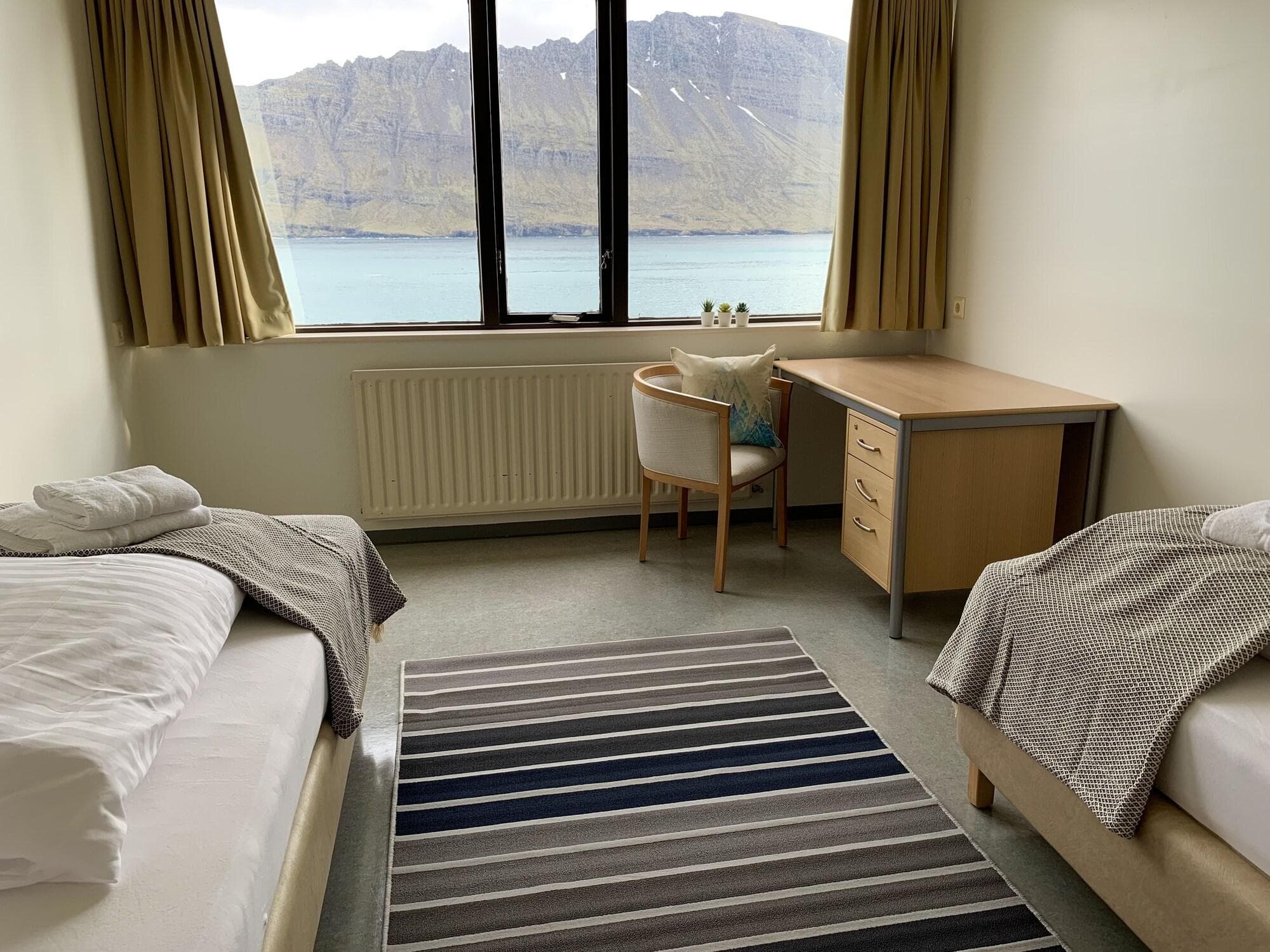 The Cliff Hotel, Room