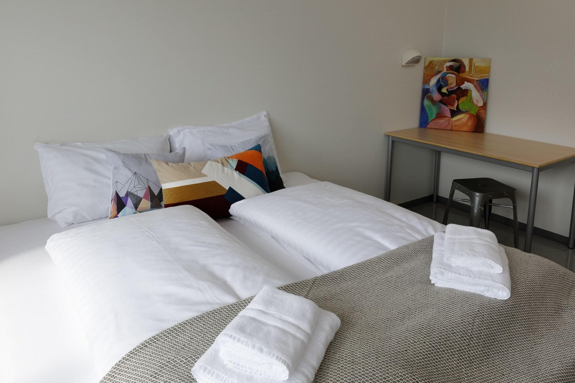 The Cliff Hotel, Room