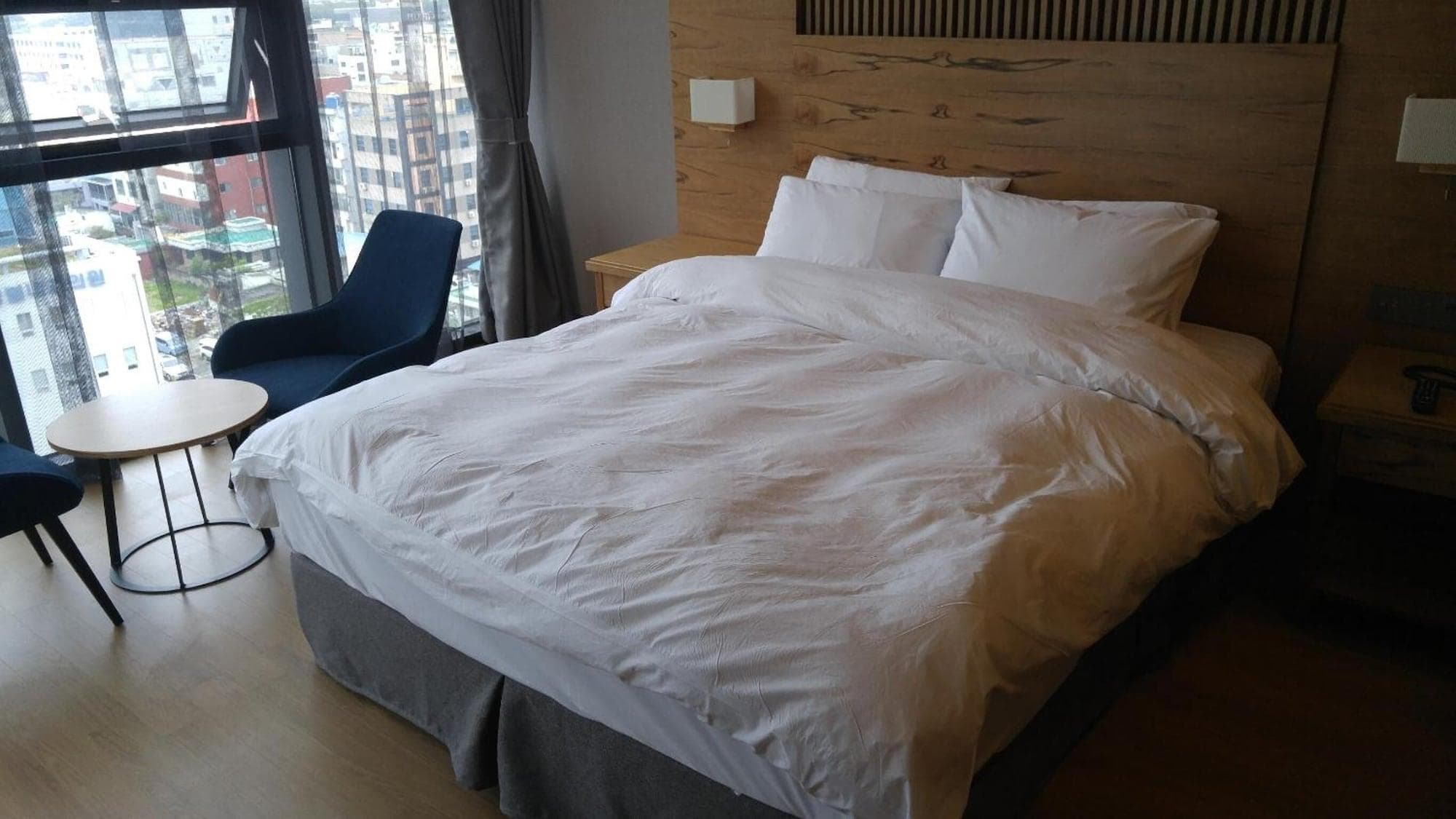 J Square Hotel, Room